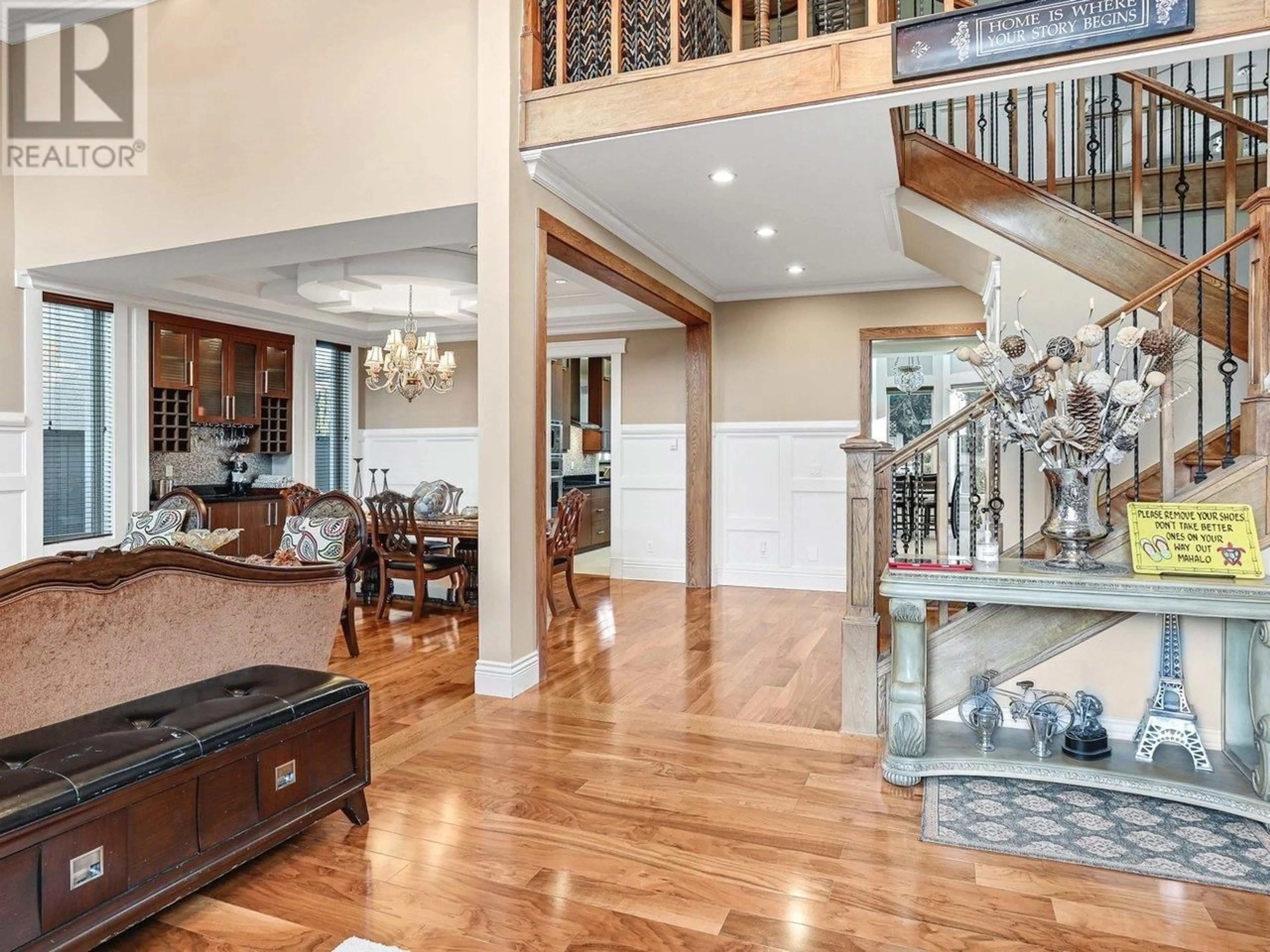 Indoor foyer, wood floors for 8260 GILBERT ROAD, Richmond British Columbia V7C3W7