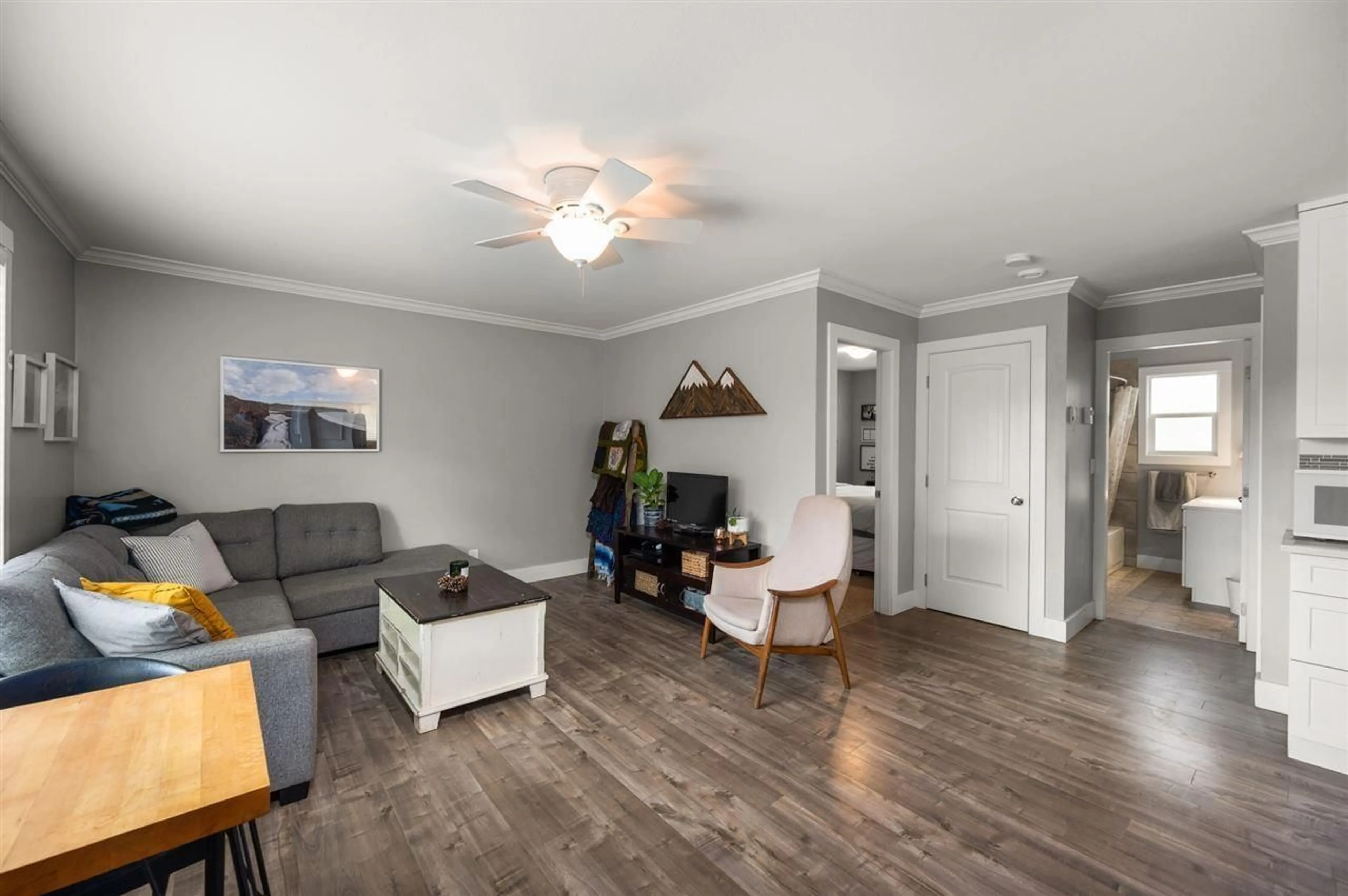 Living room, wood floors for 26 5648 VEDDER ROAD, Chilliwack British Columbia V2R3M8