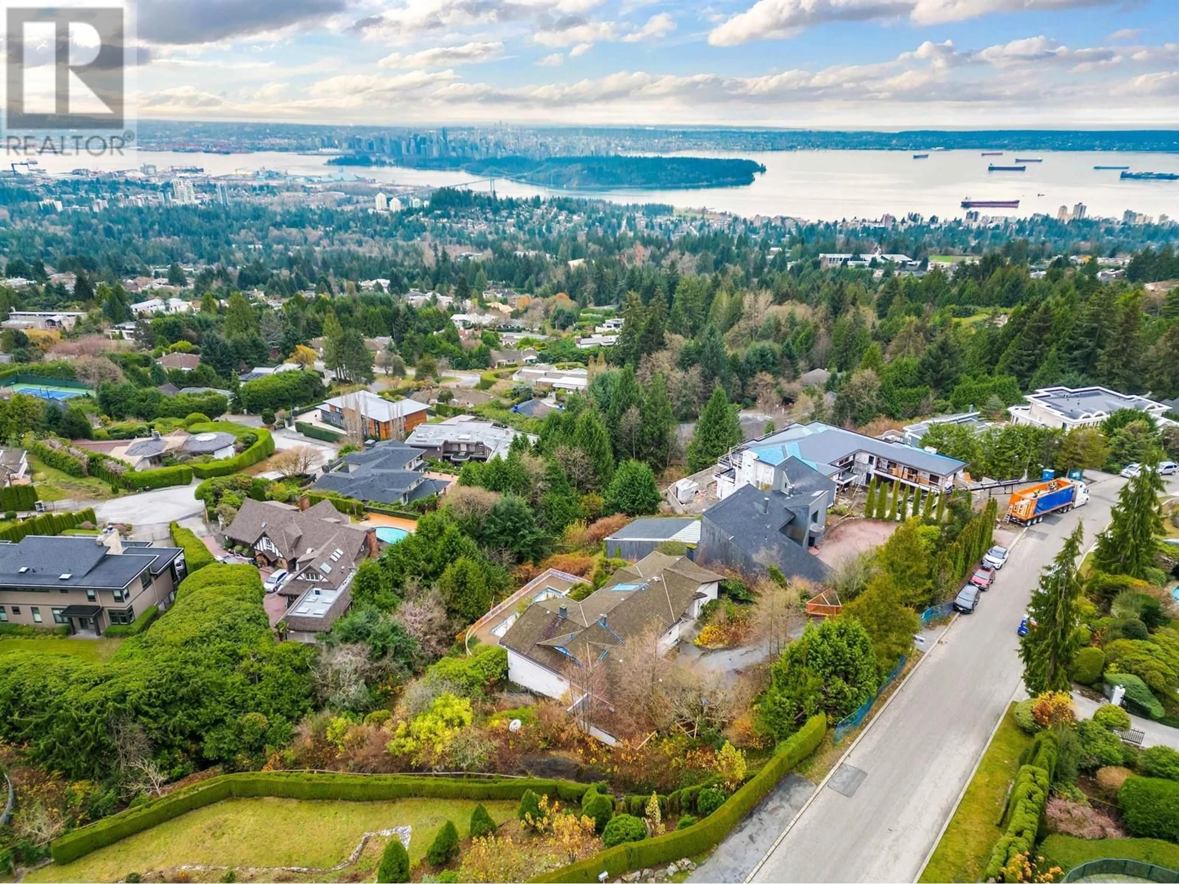 A pic from outside/outdoor area/front of a property/back of a property/a pic from drone, water/lake/river/ocean view for 1318 CRESTWELL ROAD, West Vancouver British Columbia V7S2P2