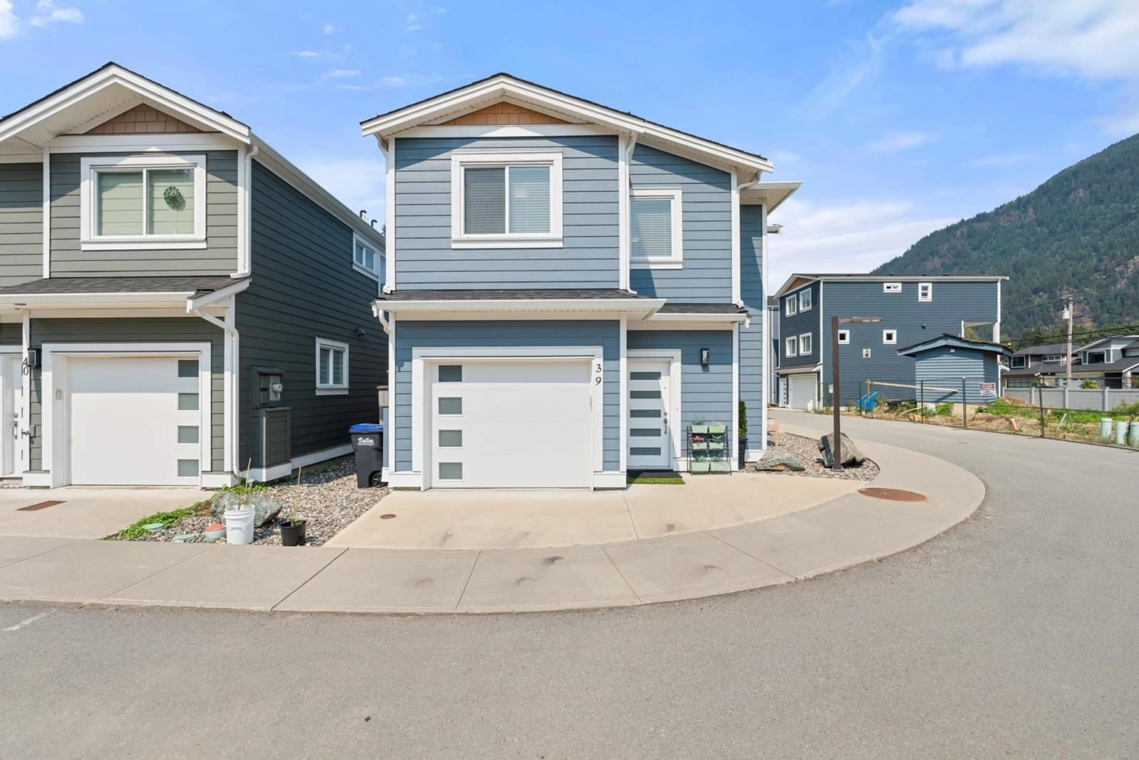 A pic from exterior of the house or condo, the street view for 39 750 HOT SPRINGS ROAD, Harrison Hot Springs British Columbia V0M1K0