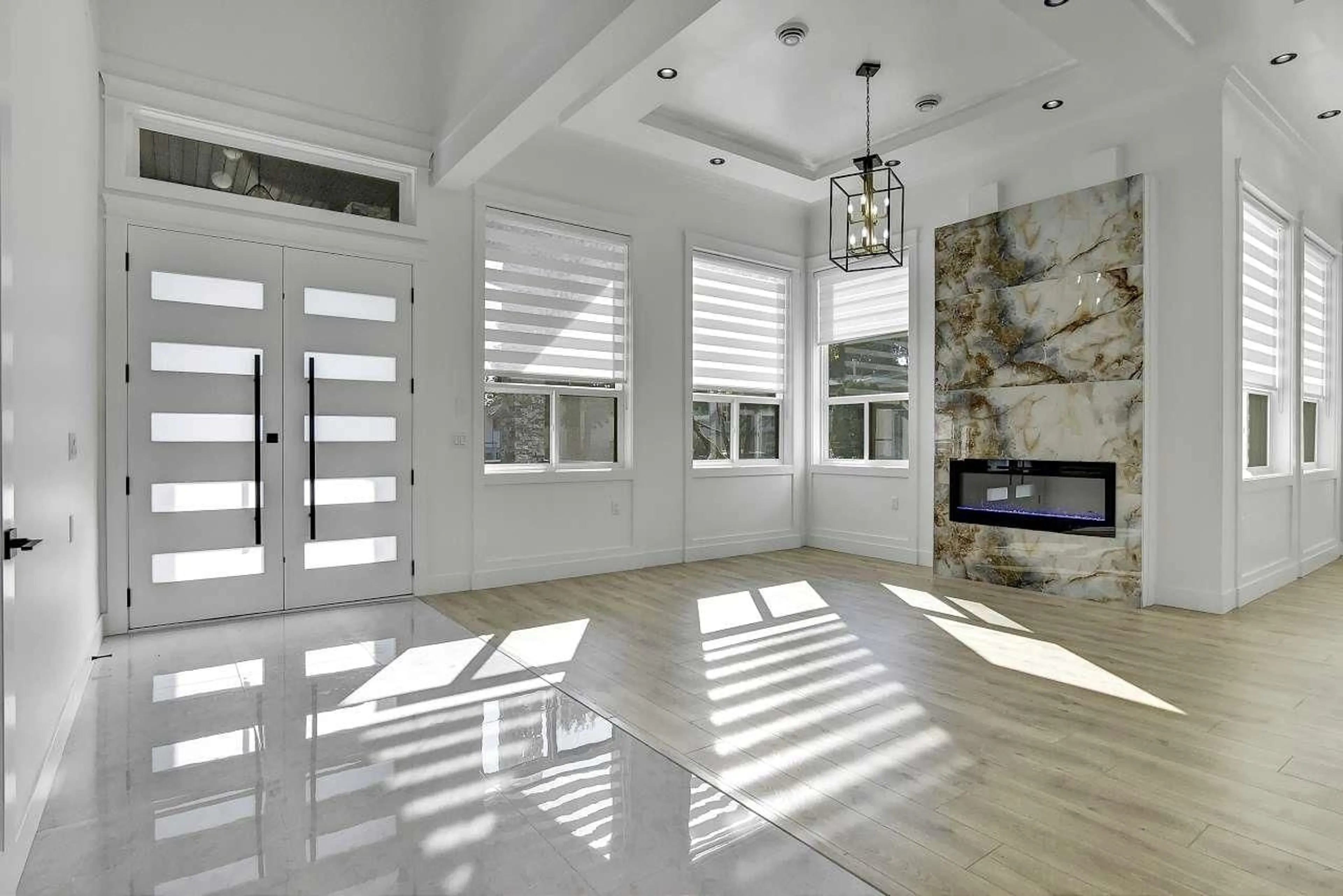 Indoor entryway, wood floors for 9053 ALEXANDRIA CRESCENT, Surrey British Columbia V3V1S8