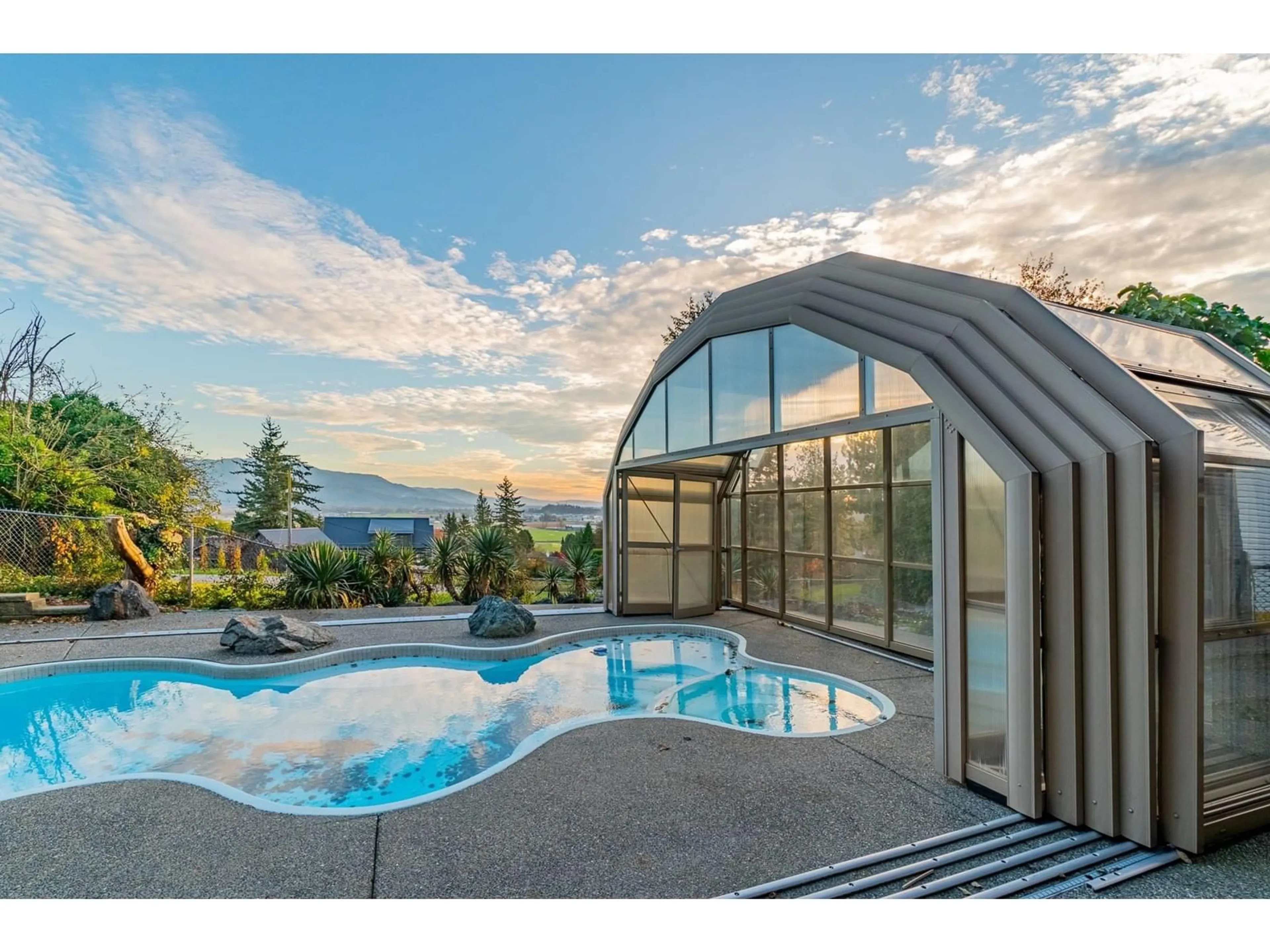 Indoor or outdoor pool for 34962 MARSHALL ROAD, Abbotsford British Columbia V2S7S9