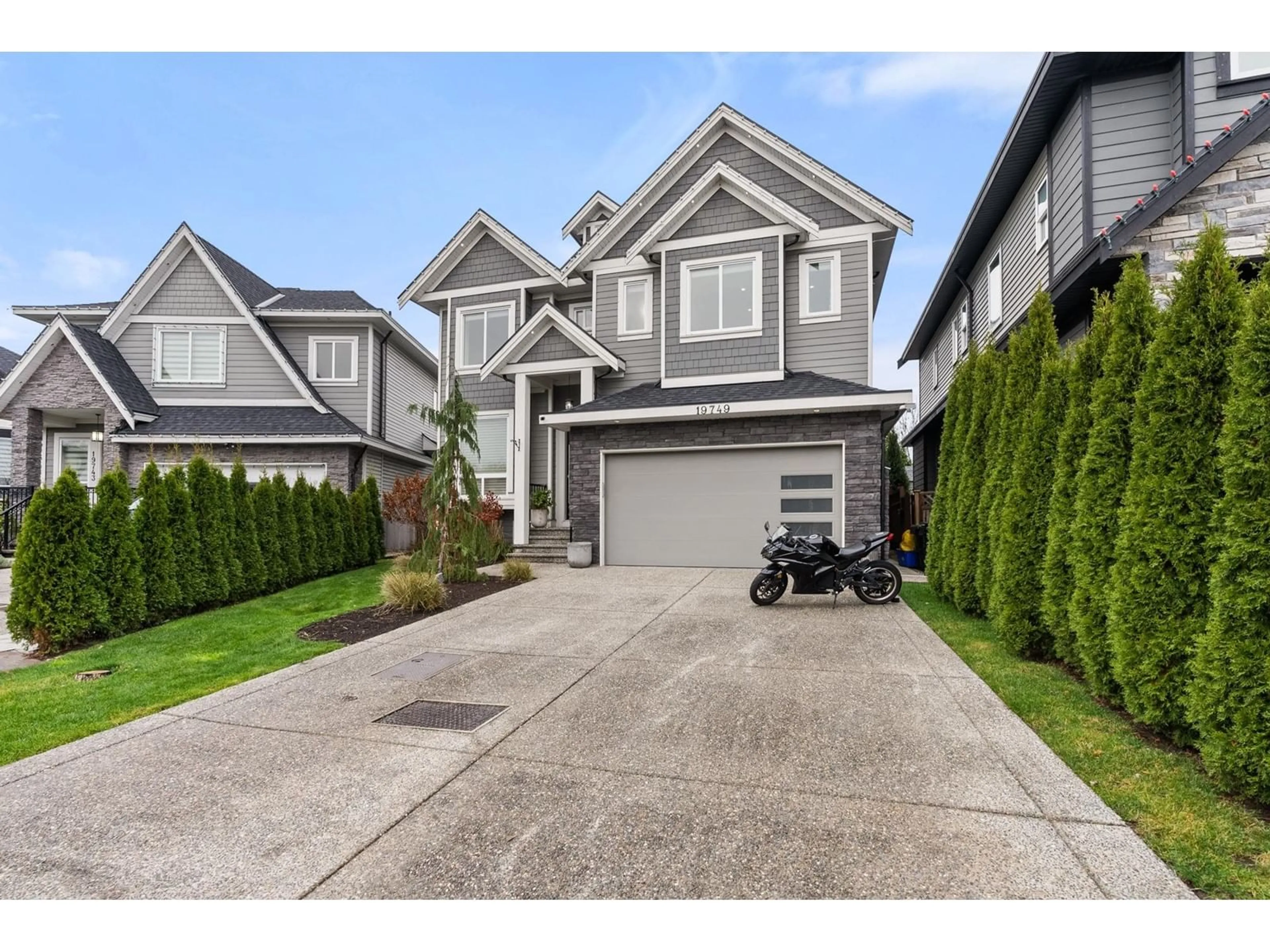 Frontside or backside of a home, the street view for 19749 71B AVENUE, Langley British Columbia V2Y3G8