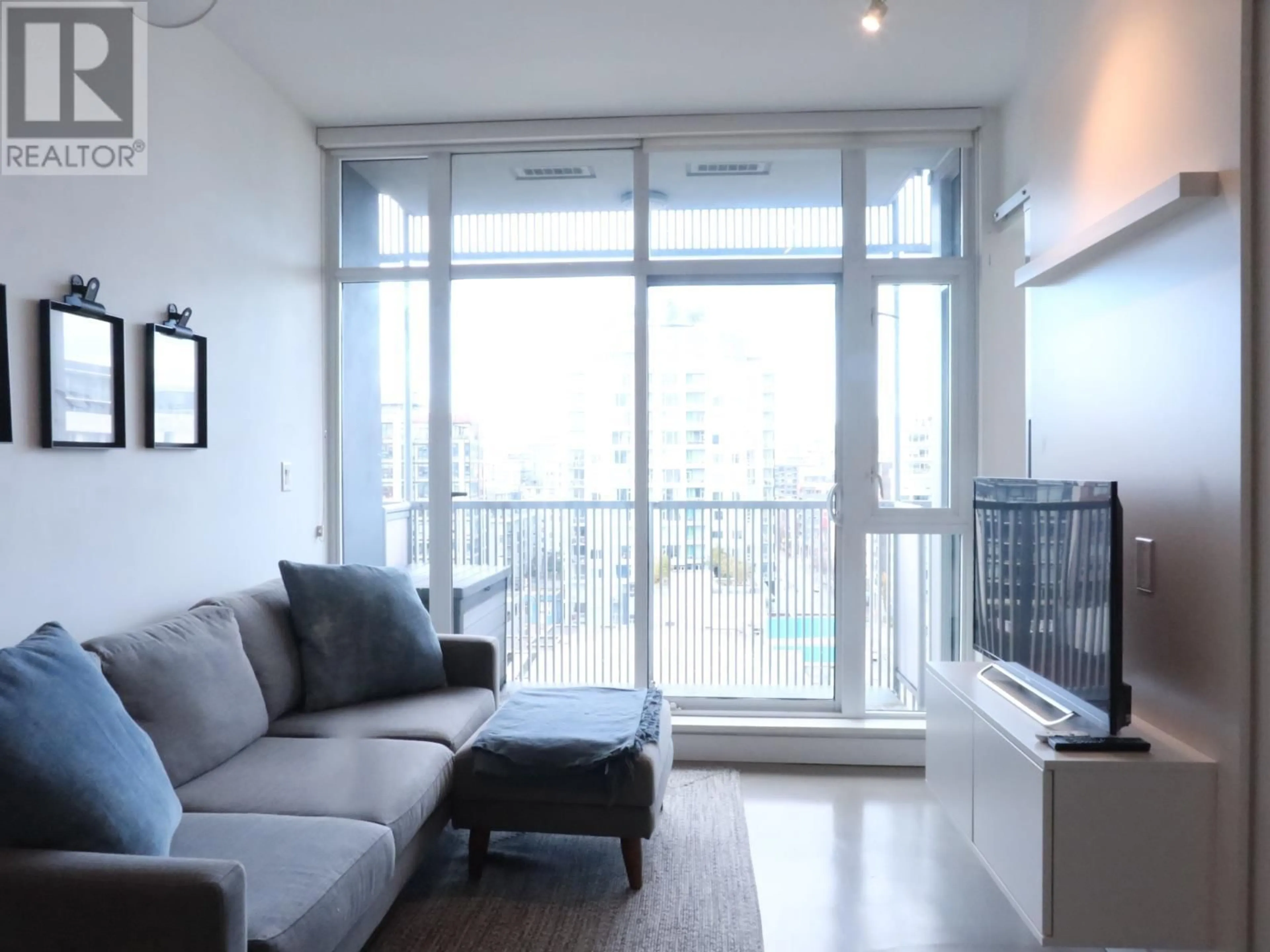 Living room, wood floors for 1207 108 E 1ST AVENUE, Vancouver British Columbia V5T0E4