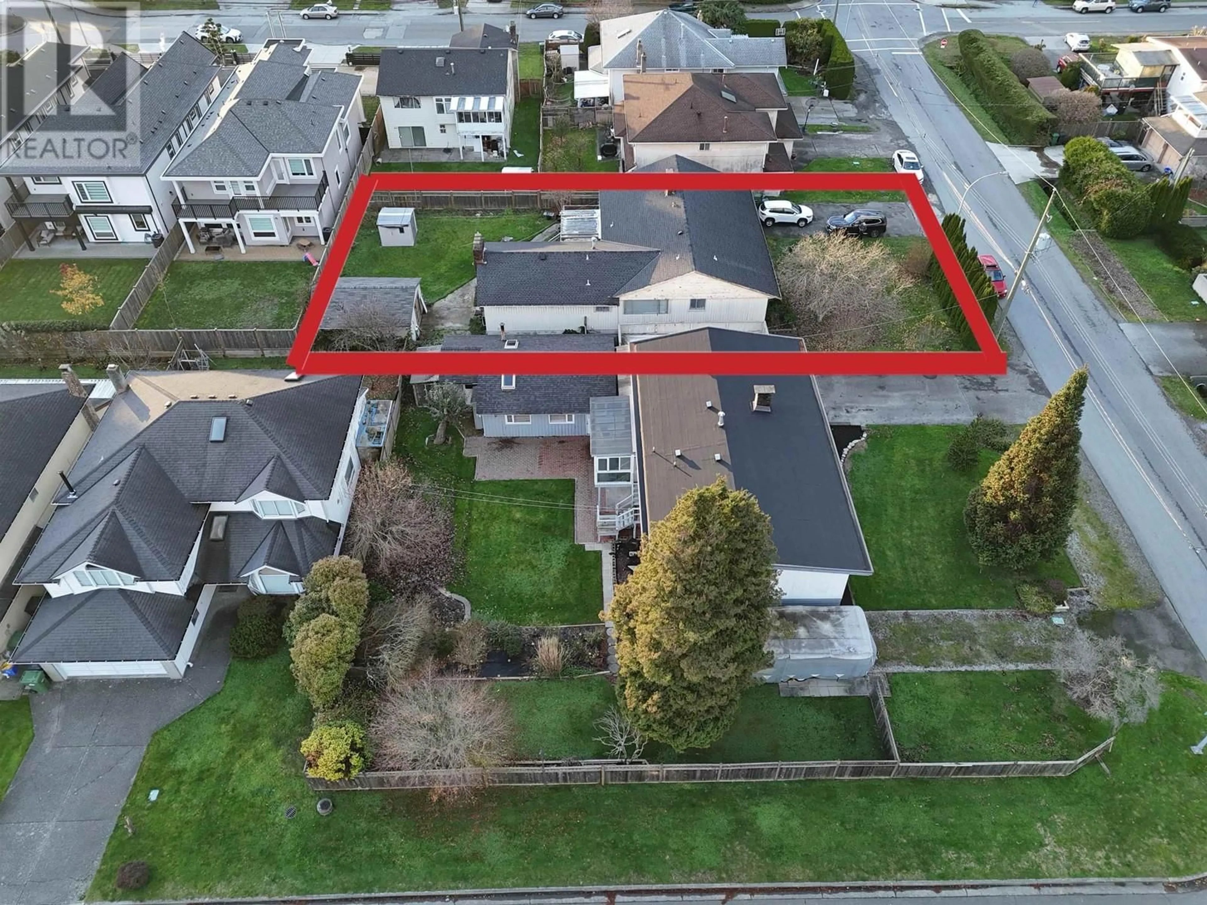 A pic from outside/outdoor area/front of a property/back of a property/a pic from drone, street for 10620 FINLAYSON DRIVE, Richmond British Columbia V6X1W9