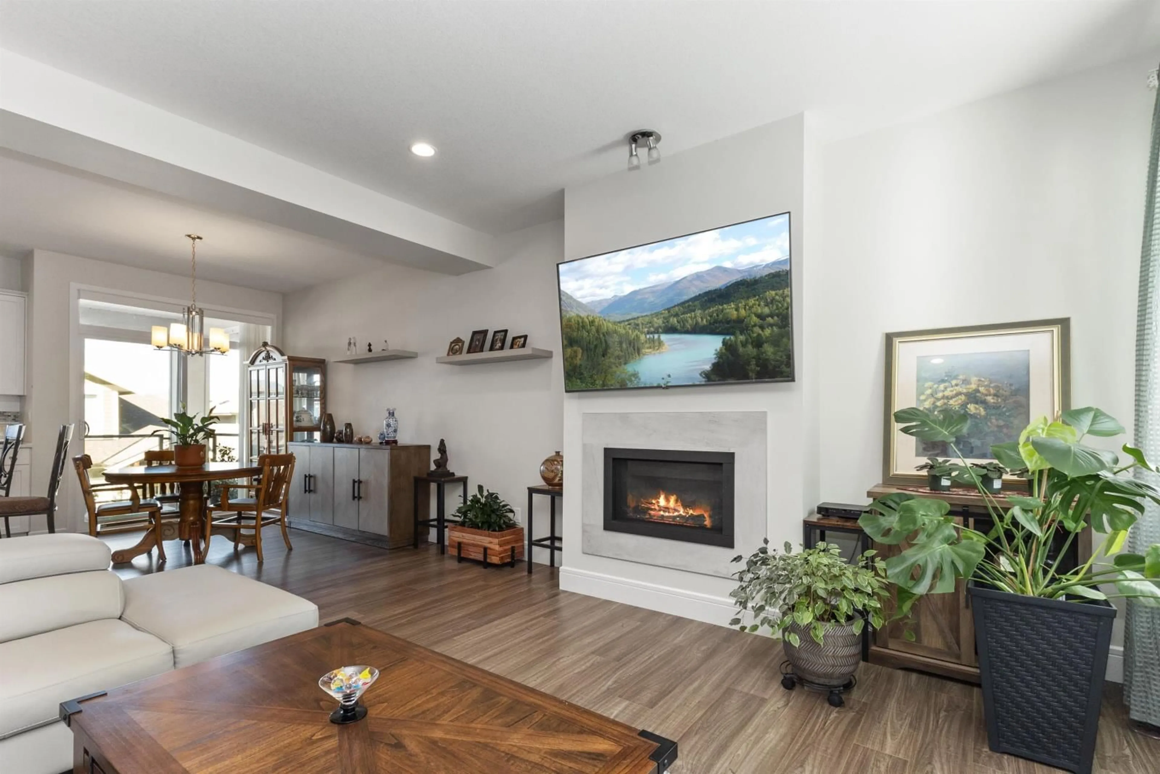 Living room, wood floors for 26 50634 LEDGESTONE PLACE, Chilliwack British Columbia V2P0E7