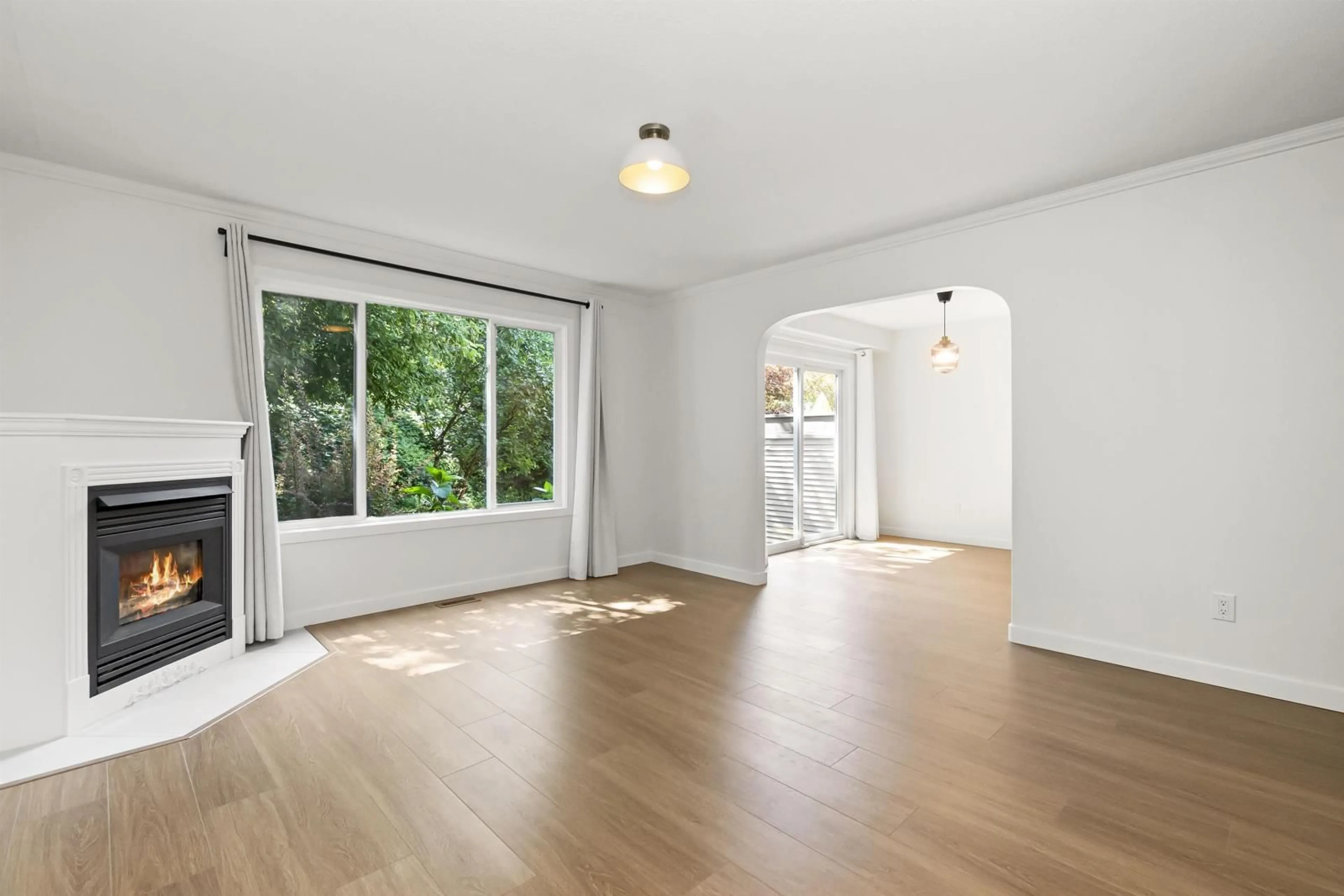 A pic of a room, wood floors for 24 46360 VALLEYVIEW ROAD, Chilliwack British Columbia V2R5L7