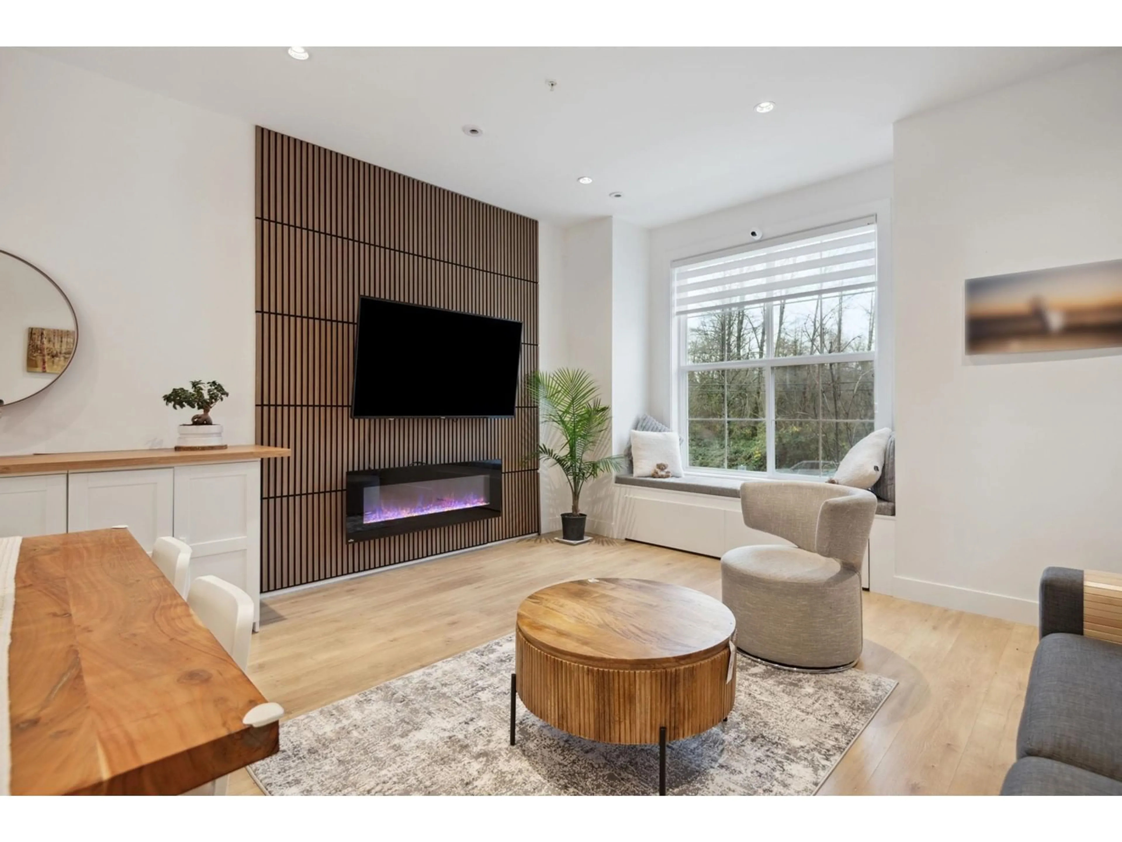 Living room, wood floors for 1 20321 80 AVENUE, Langley British Columbia V2Y3S3