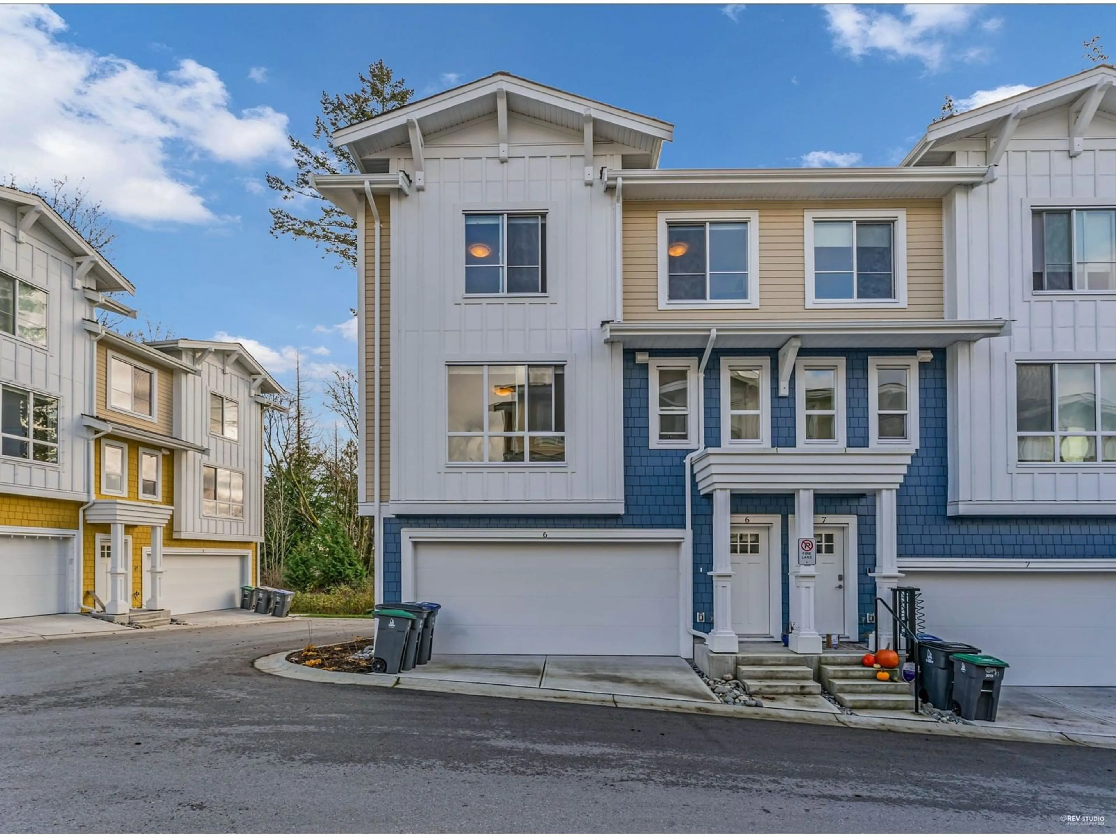 Home with vinyl exterior material, street for 6 - 16560 17A, Surrey British Columbia V3Z1J3
