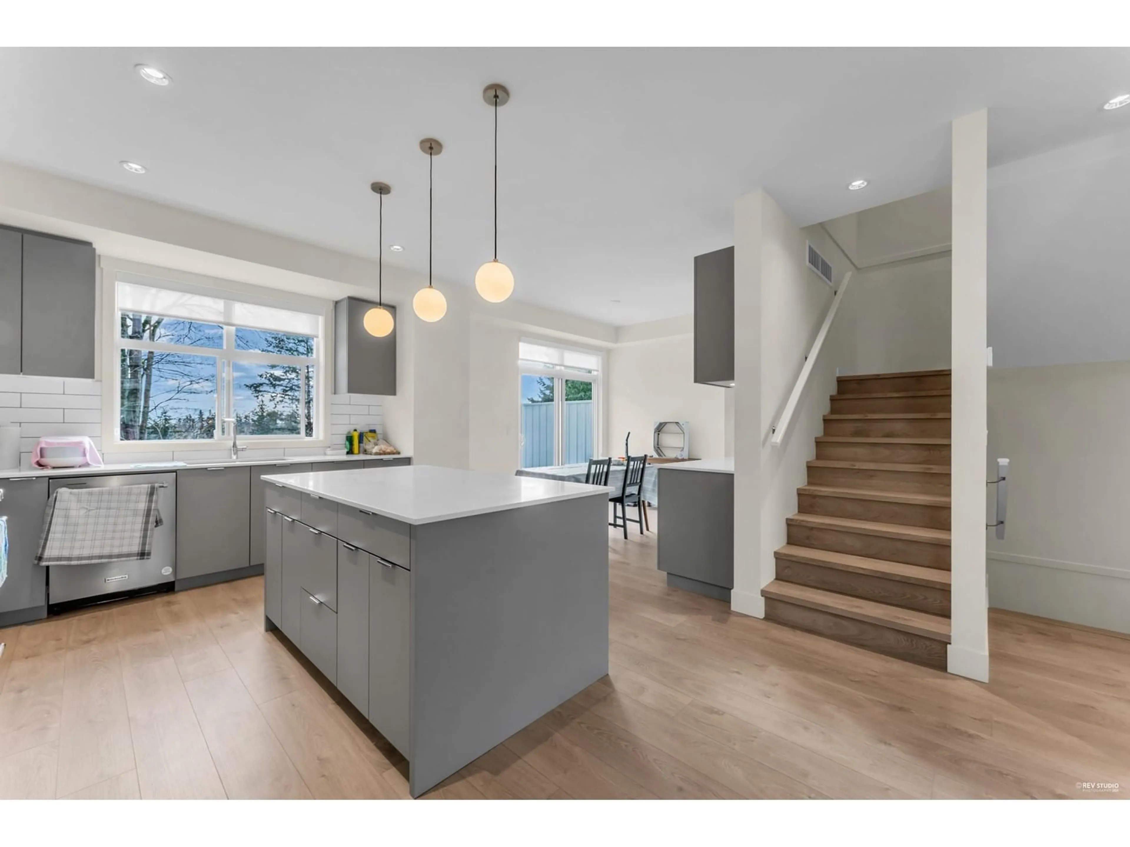 Open concept kitchen, unknown for 6 - 16560 17A, Surrey British Columbia V3Z1J3