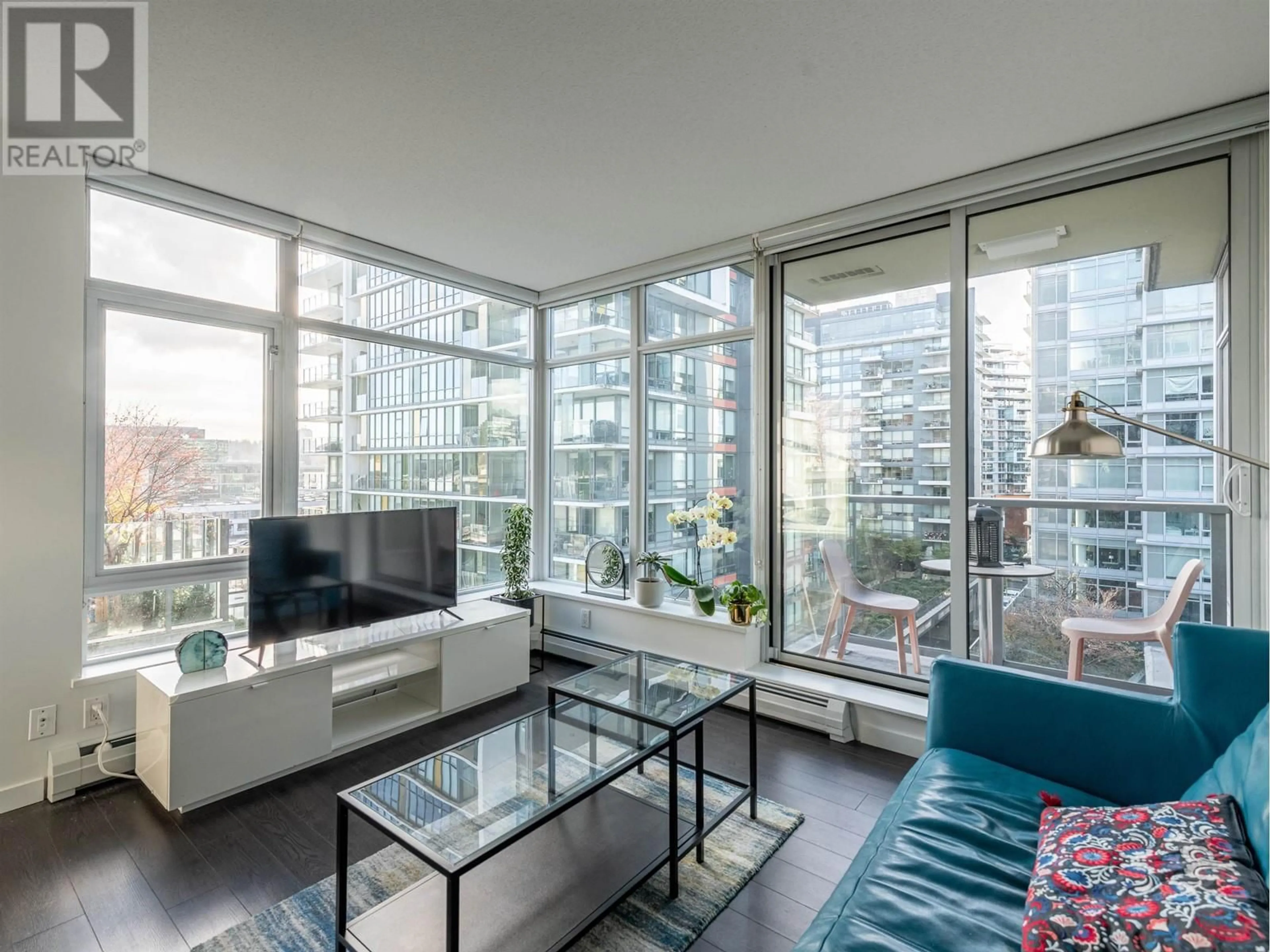 Living room, wood floors for 804 138 W 1ST AVENUE, Vancouver British Columbia V5Y0H5