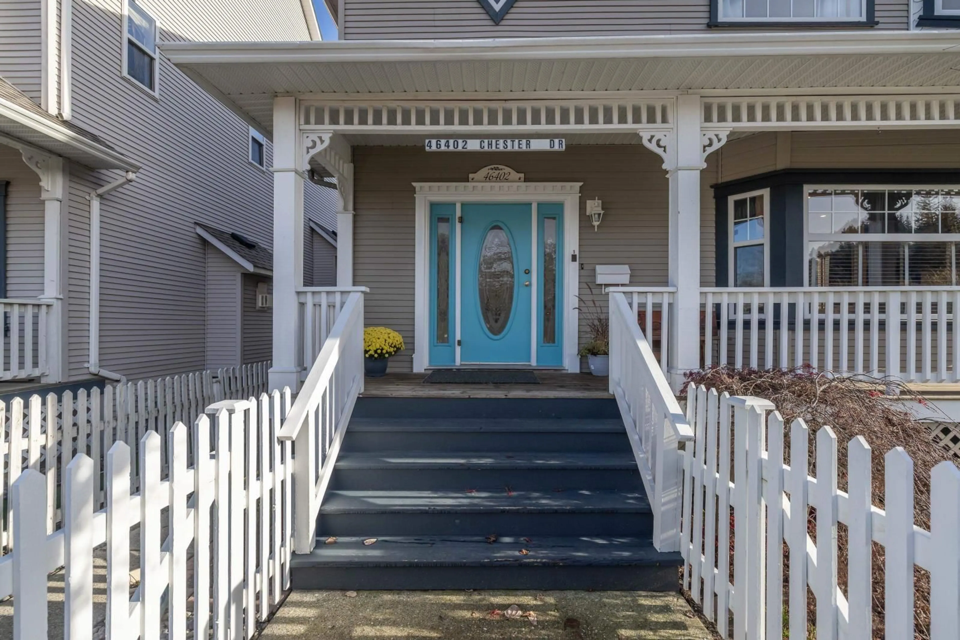 Indoor entryway, wood floors for 46402 CHESTER DRIVE, Chilliwack British Columbia V2R5N4