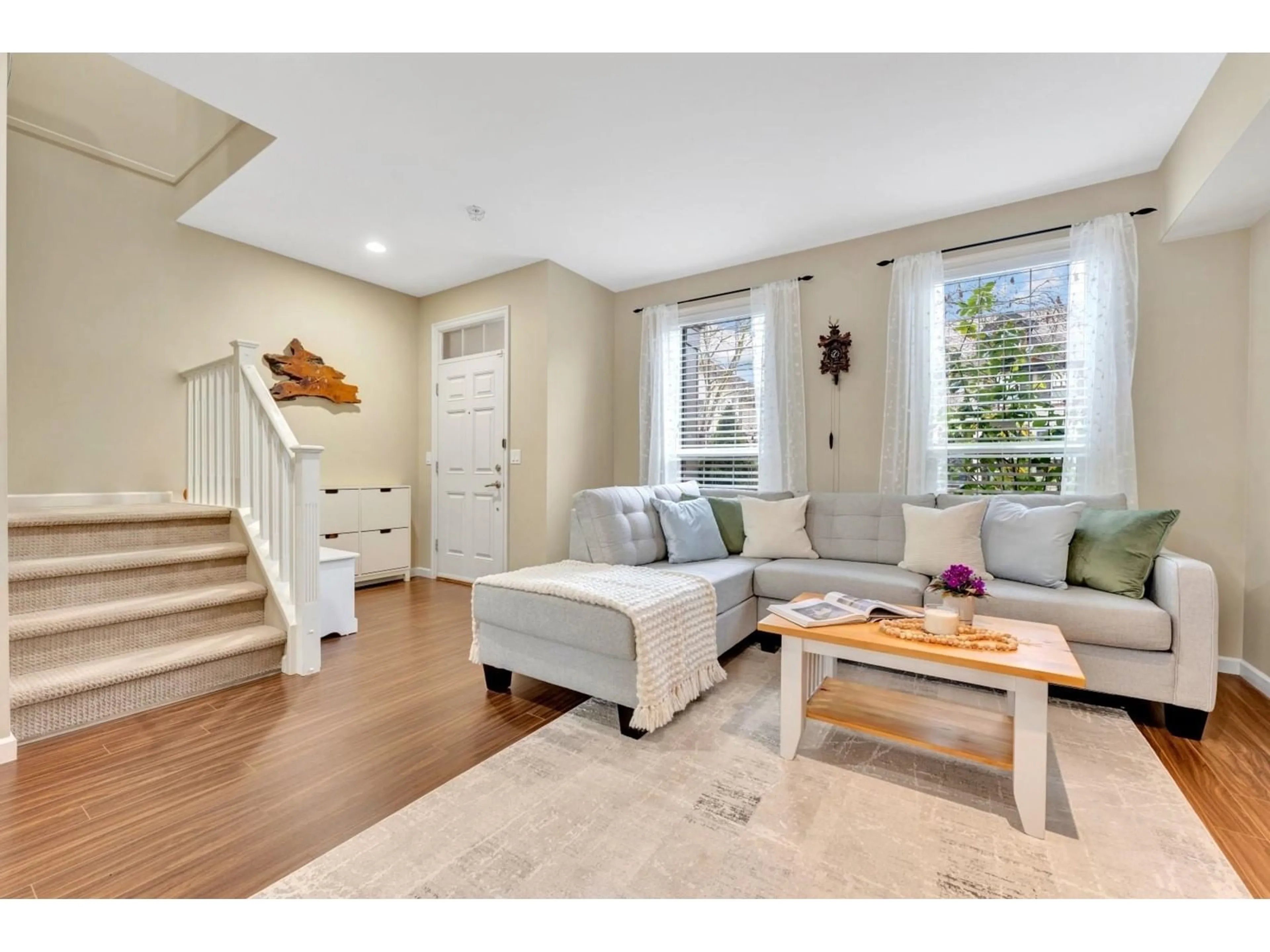 Living room, wood floors for 6928 208A STREET, Langley British Columbia V2Y0G1