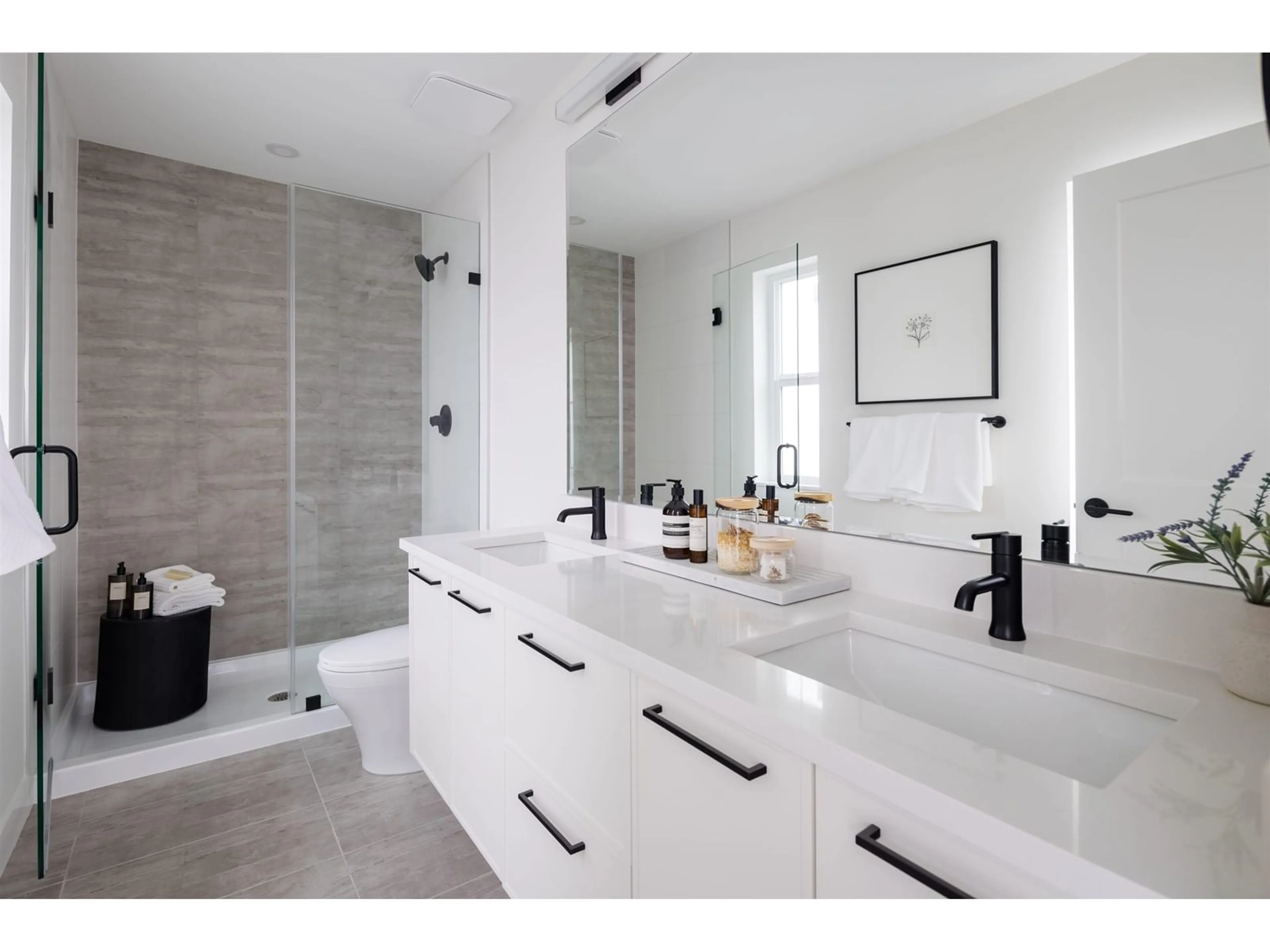 Contemporary bathroom, ceramic floors for 12 8120 200A STREET, Langley British Columbia V0V0V0