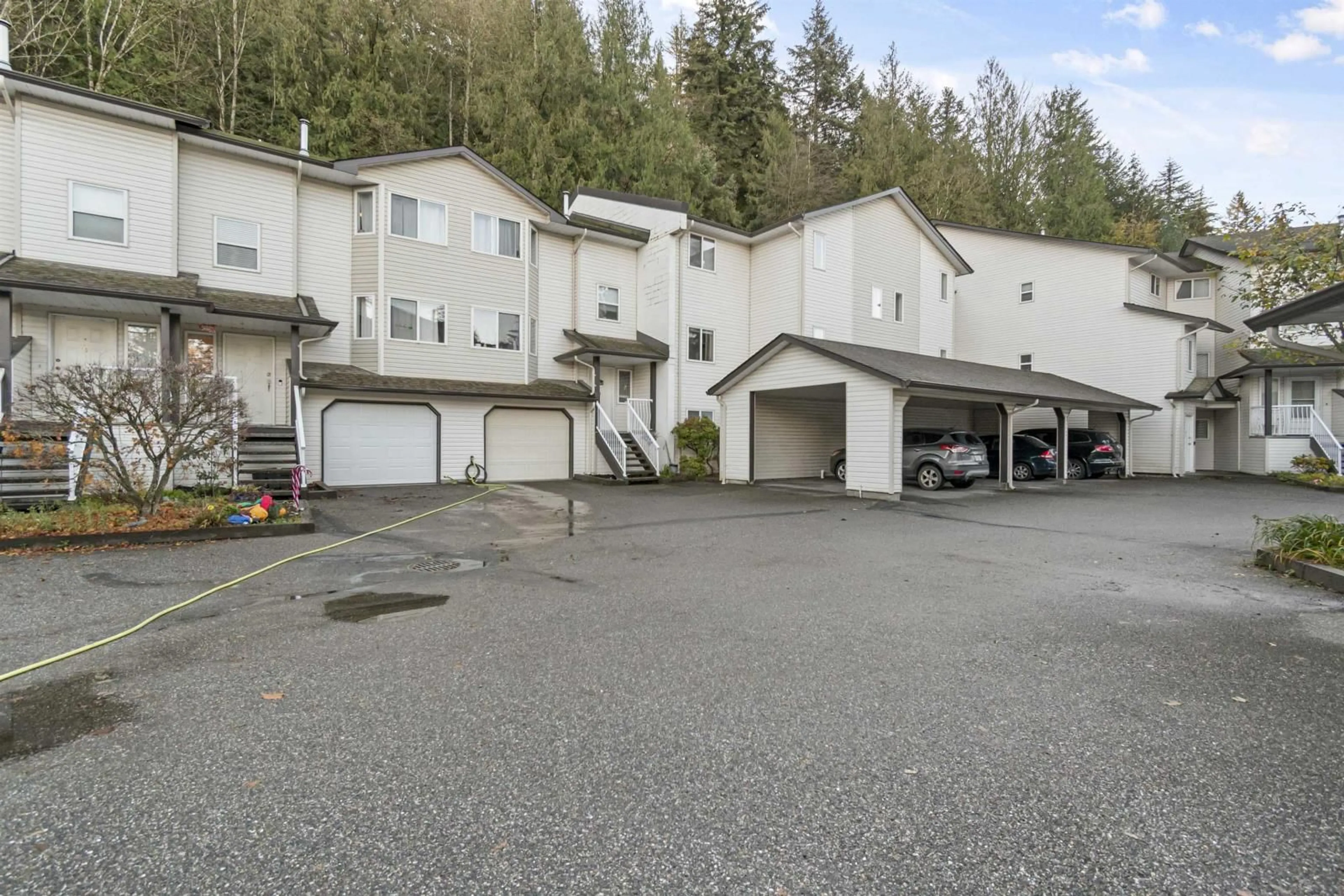 A pic from exterior of the house or condo, the front or back of building for 18 5352 VEDDER ROAD, Chilliwack British Columbia V2R3S7