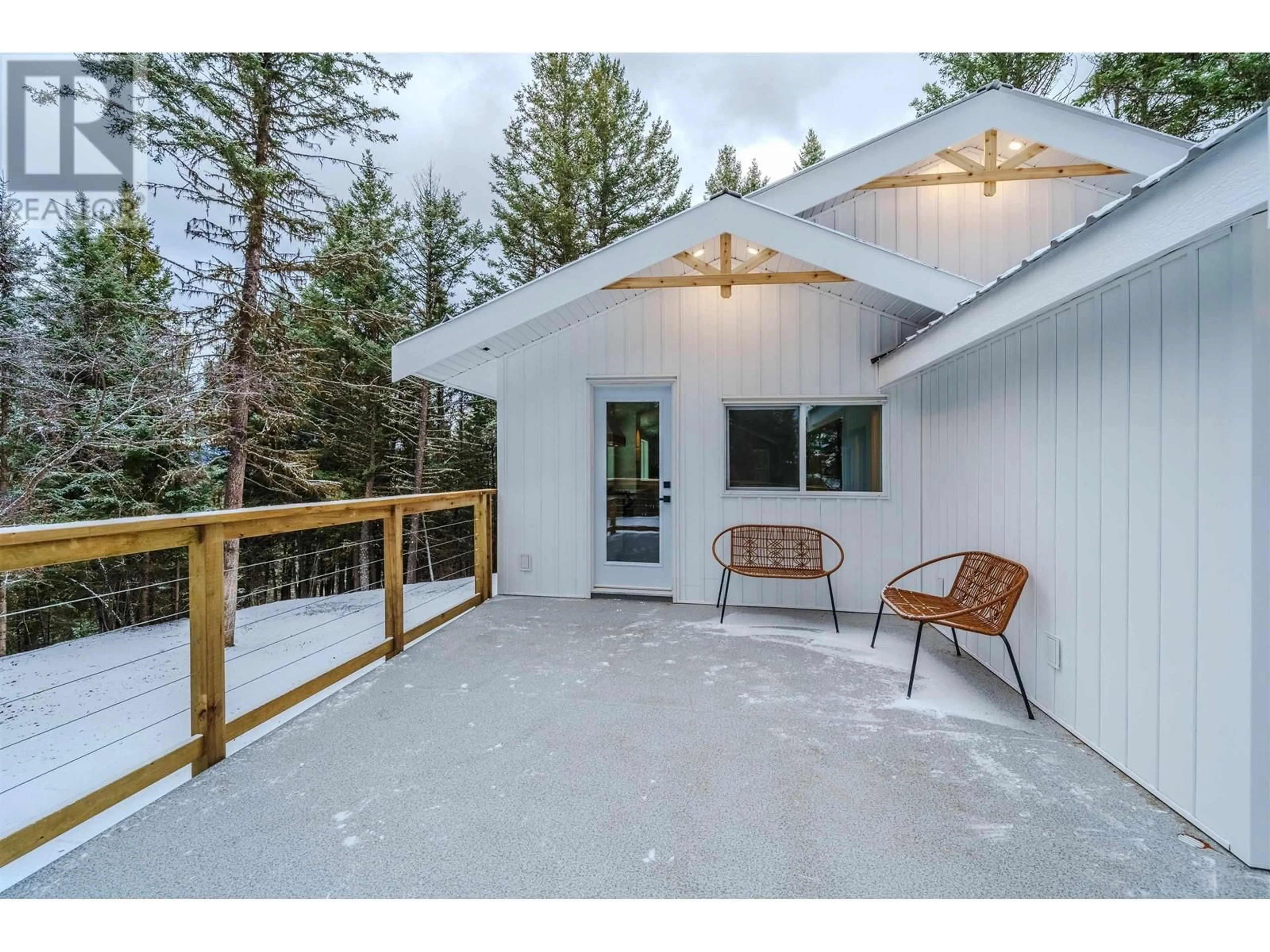 Patio, cottage for 4937 KYLLO ROAD, 108 Mile Ranch British Columbia V0K2Z0