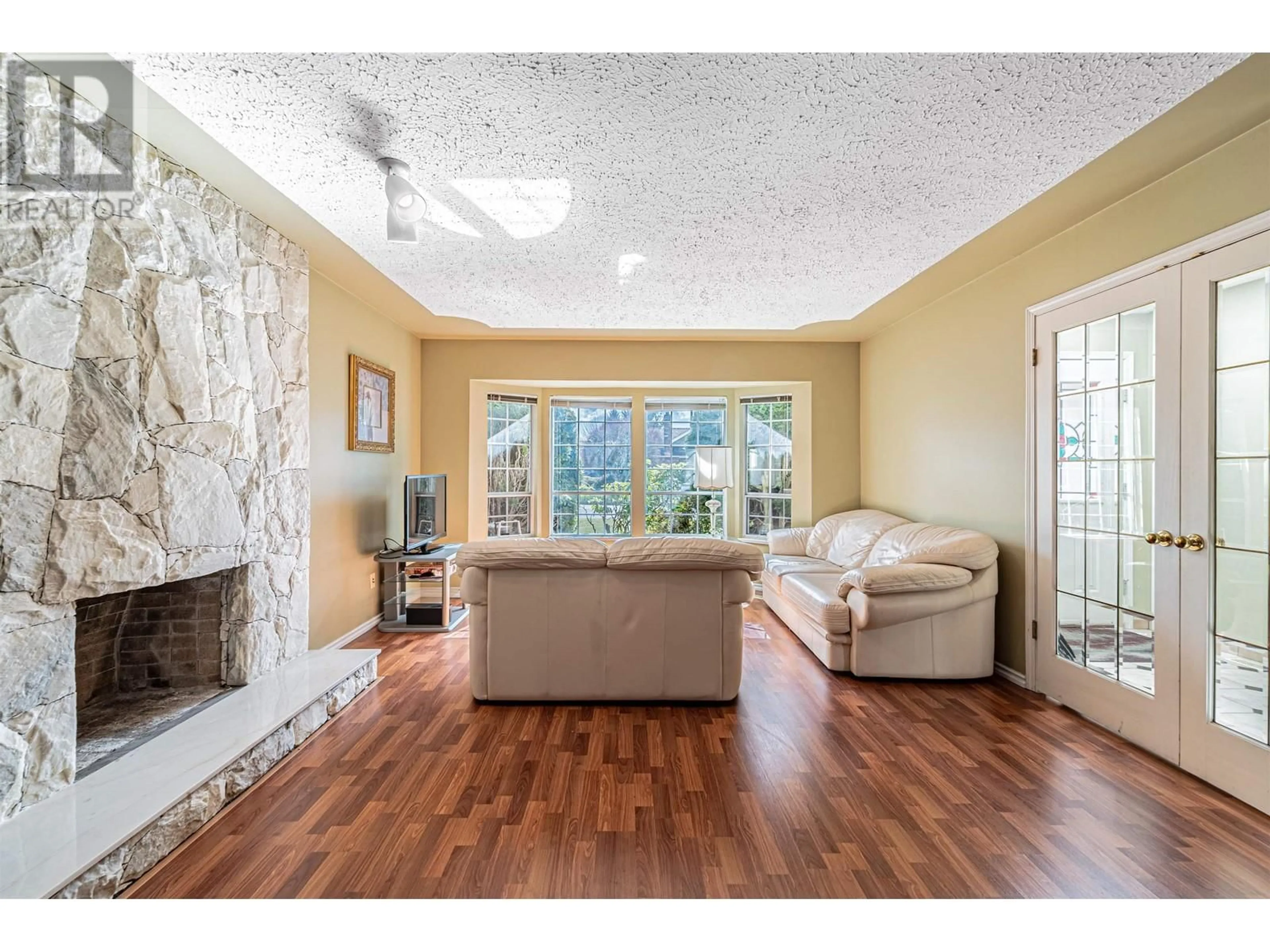 Living room, wood floors for 5591 JASKOW DRIVE, Richmond British Columbia V7E5W4