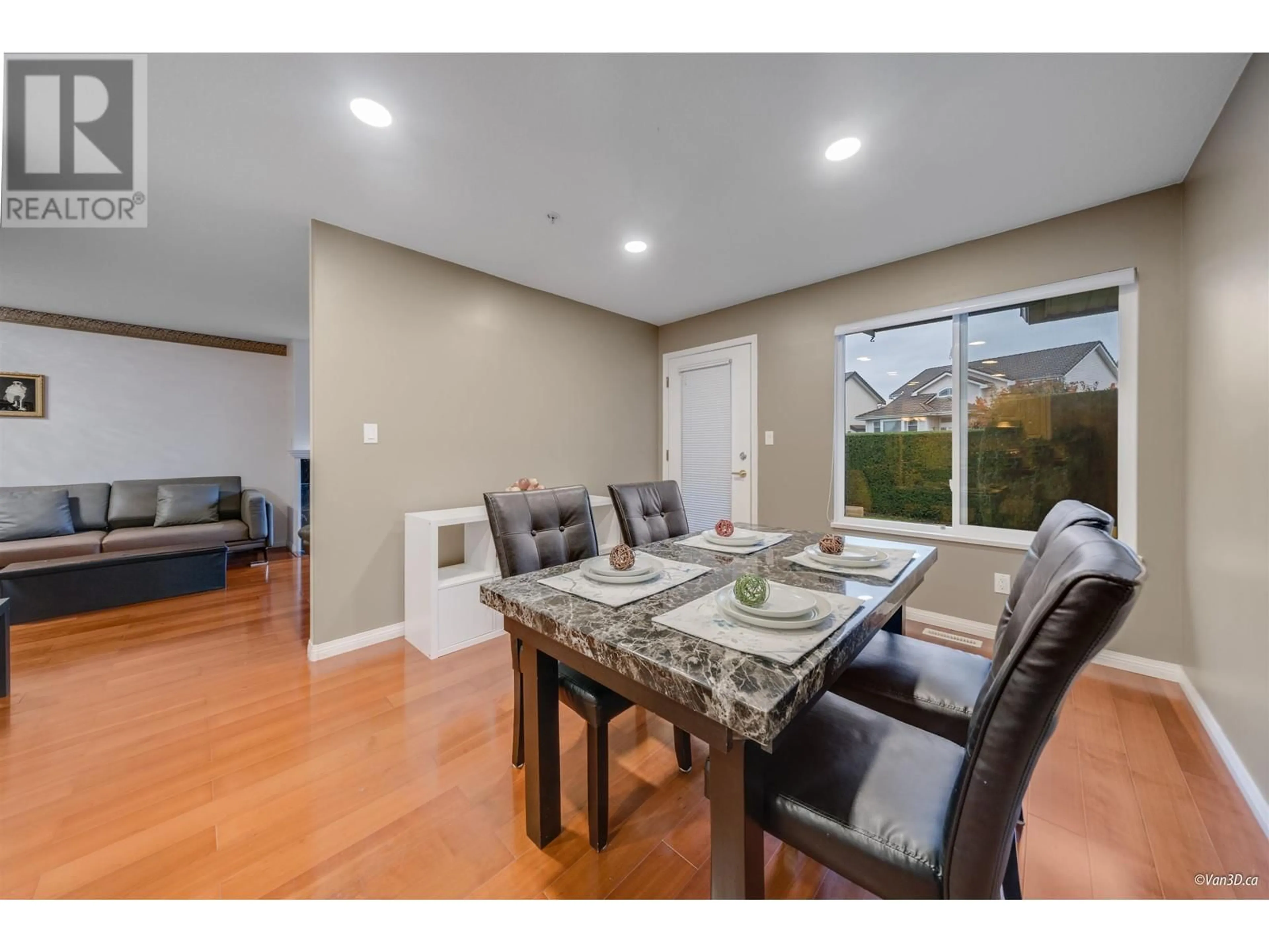 Dining room, wood floors for 51 1370 RIVERWOOD GATE, Port Coquitlam British Columbia V3B7V7