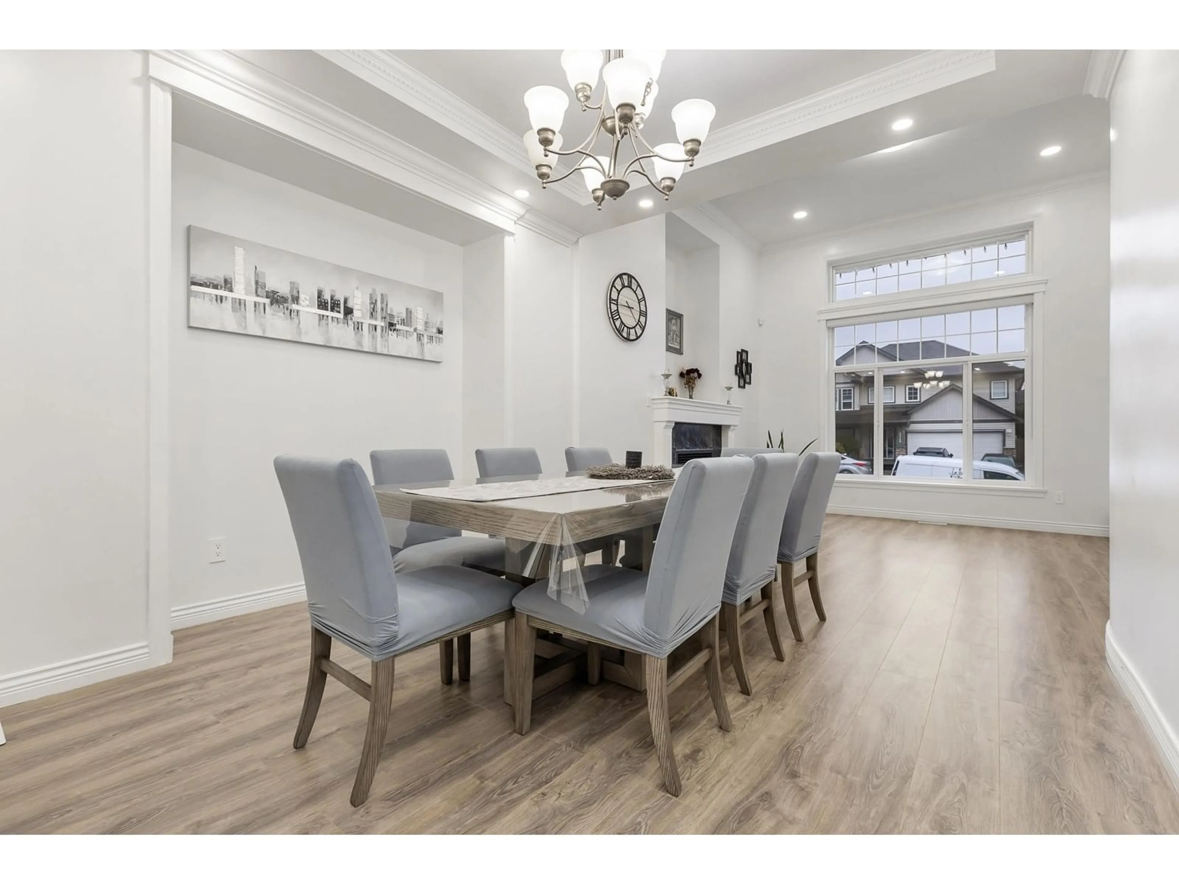 Dining room, wood floors for 33143 DALKE AVENUE, Mission British Columbia V2V0A3