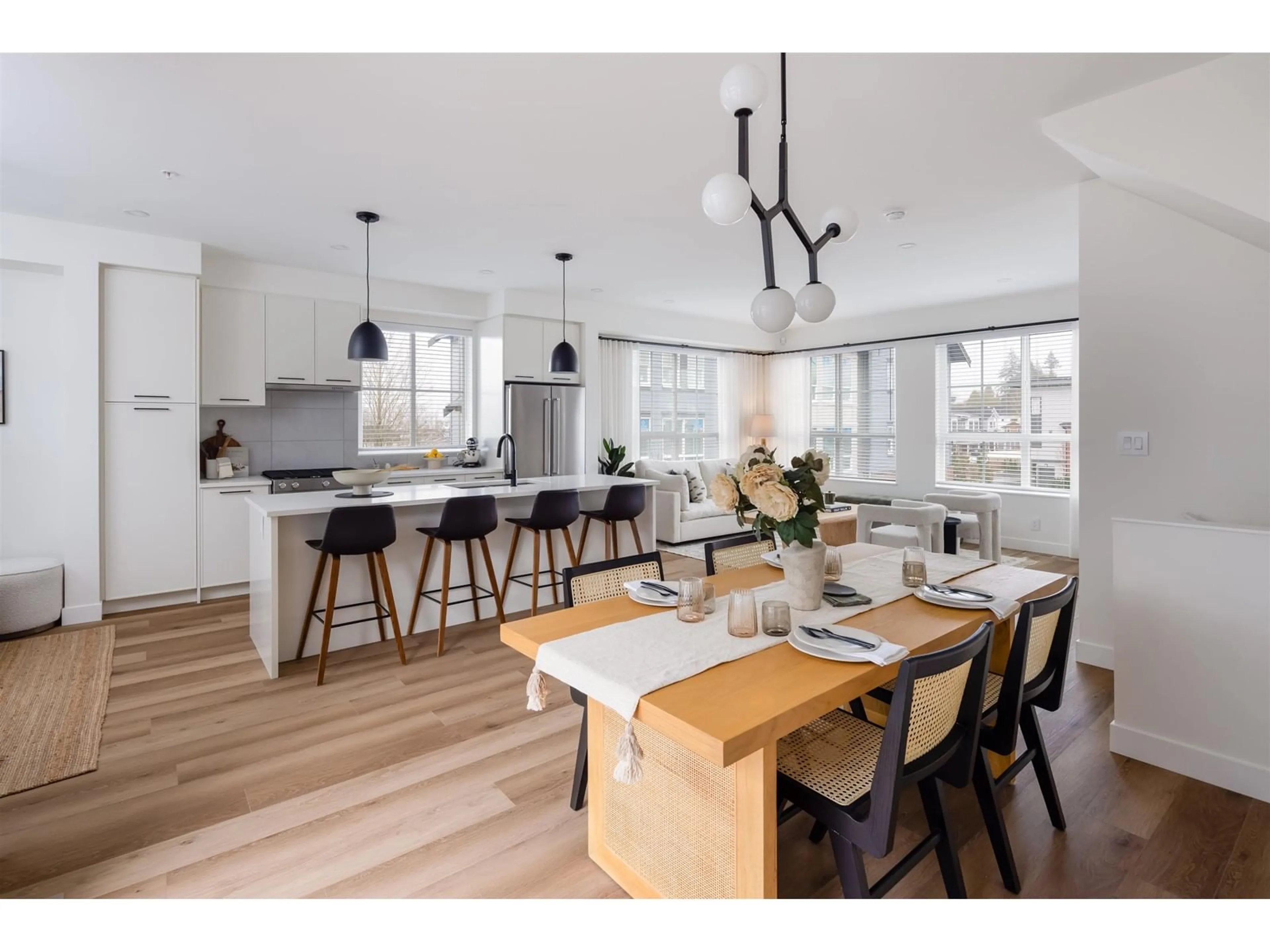 Open concept kitchen, wood/laminate floor for 14 - 8120 200A, Langley British Columbia V0V0V0