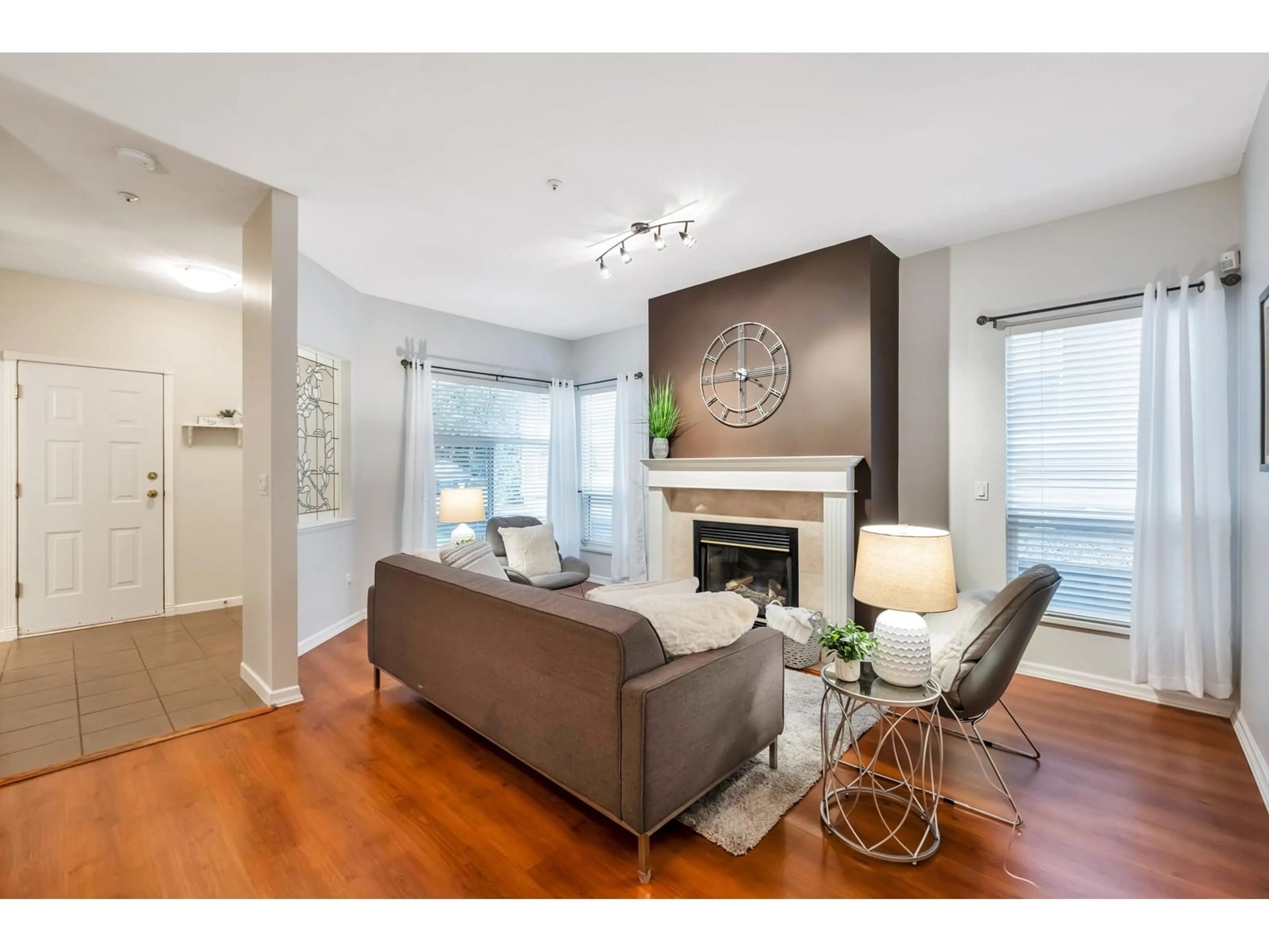 Living room, wood floors for 19 9025 216 STREET, Langley British Columbia V1M2X6