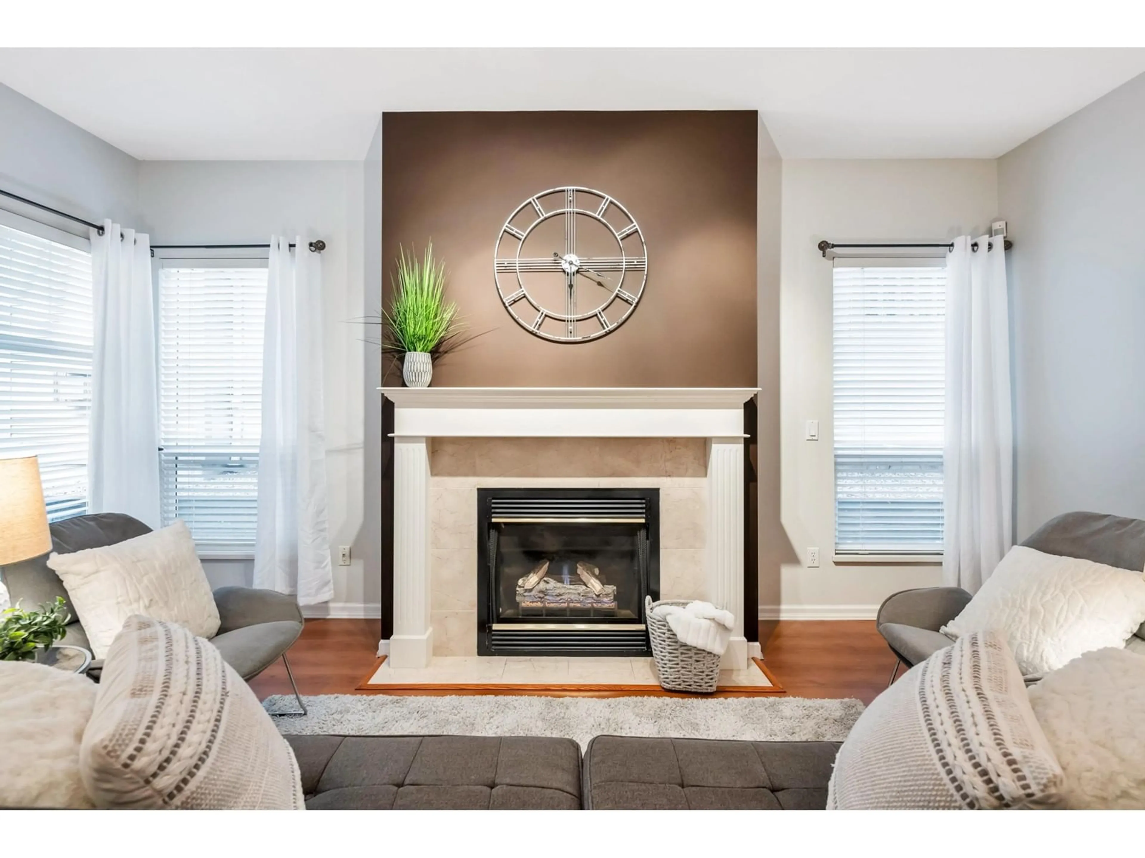 Living room, wood floors for 19 9025 216 STREET, Langley British Columbia V1M2X6