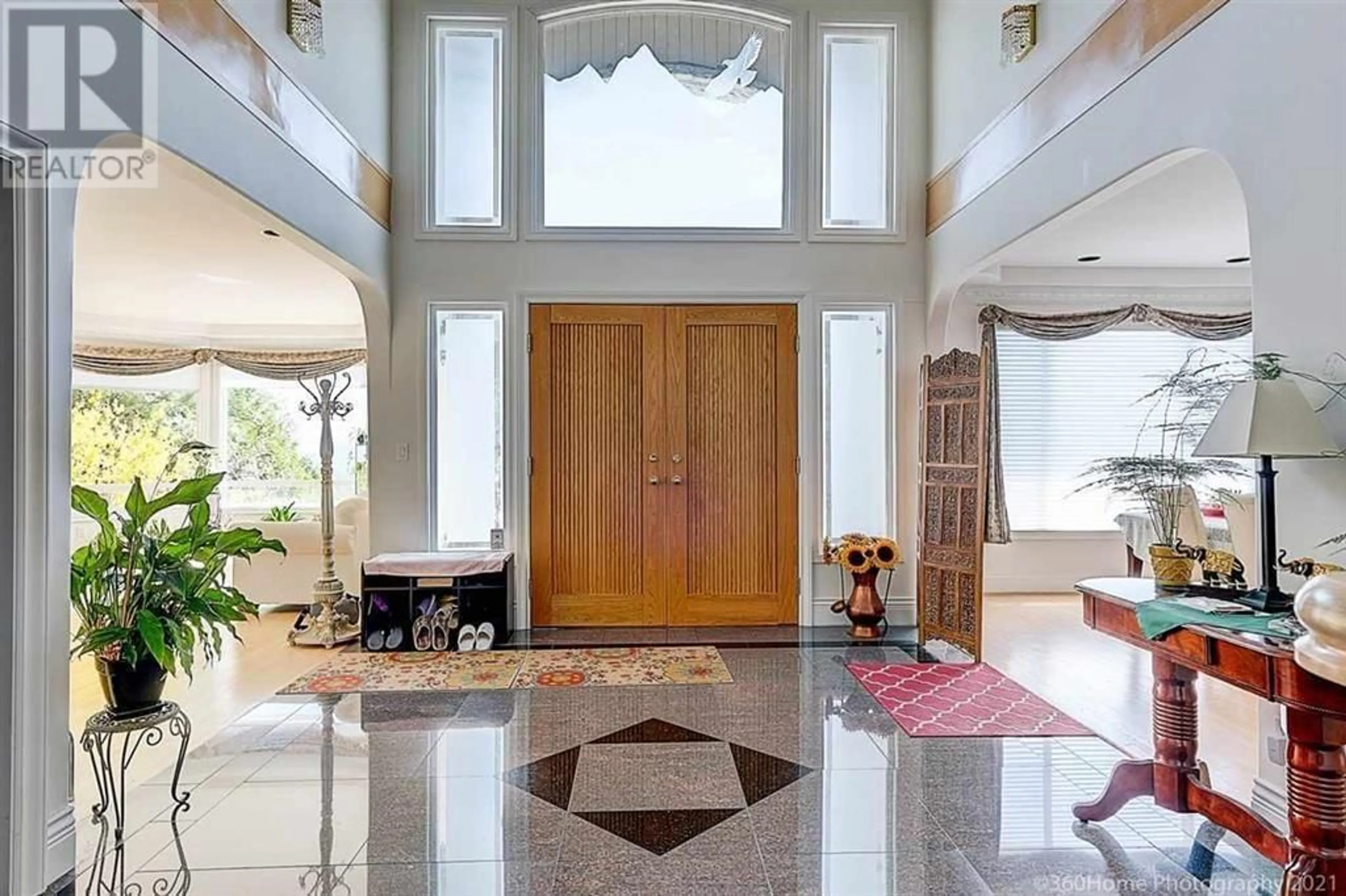 Indoor foyer, ceramic floors for 4139 CITADEL COURT, North Vancouver British Columbia V7K3C5