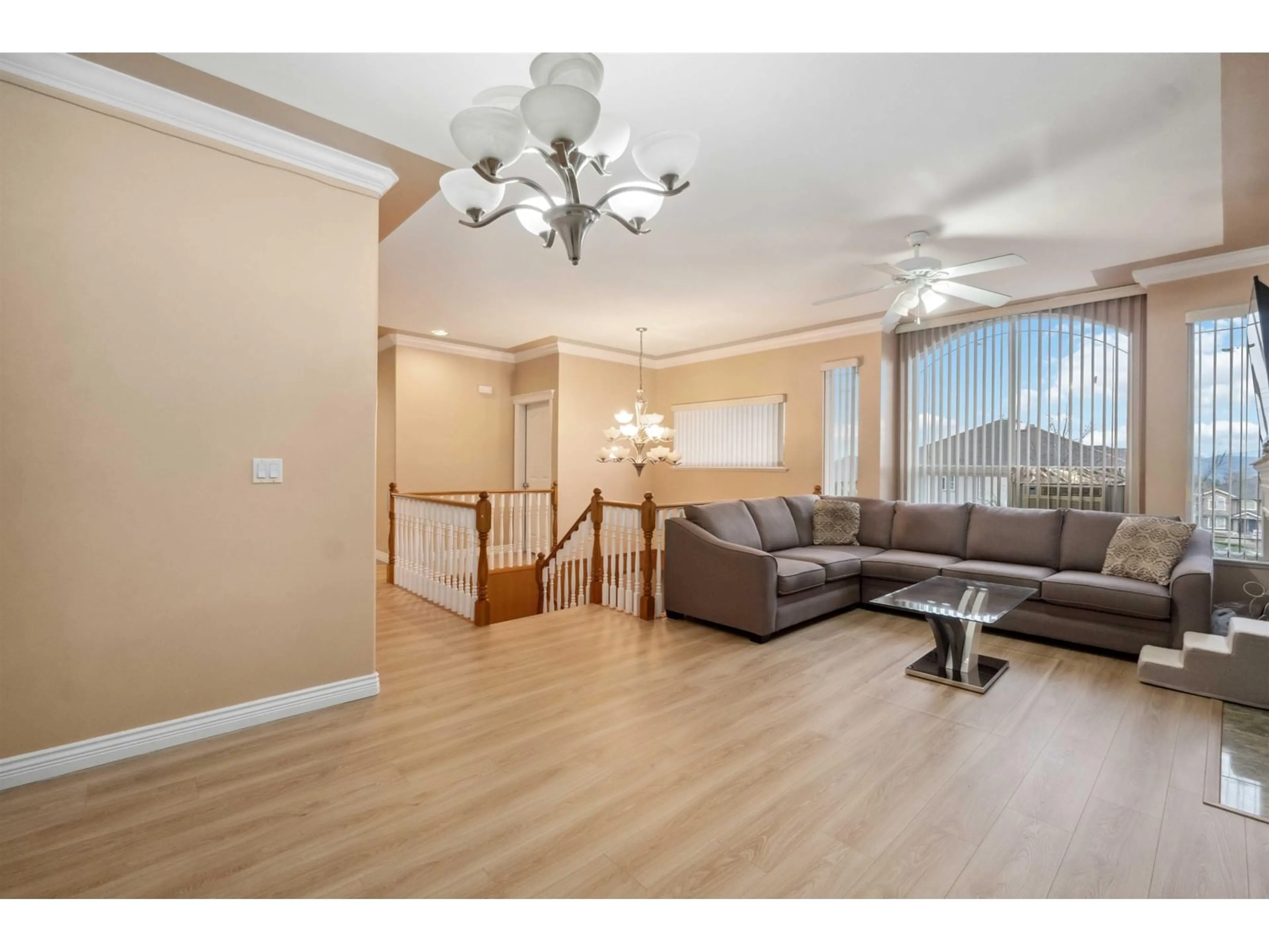 Living room, wood floors for 3626 SYLVAN PLACE, Abbotsford British Columbia V2T6W4