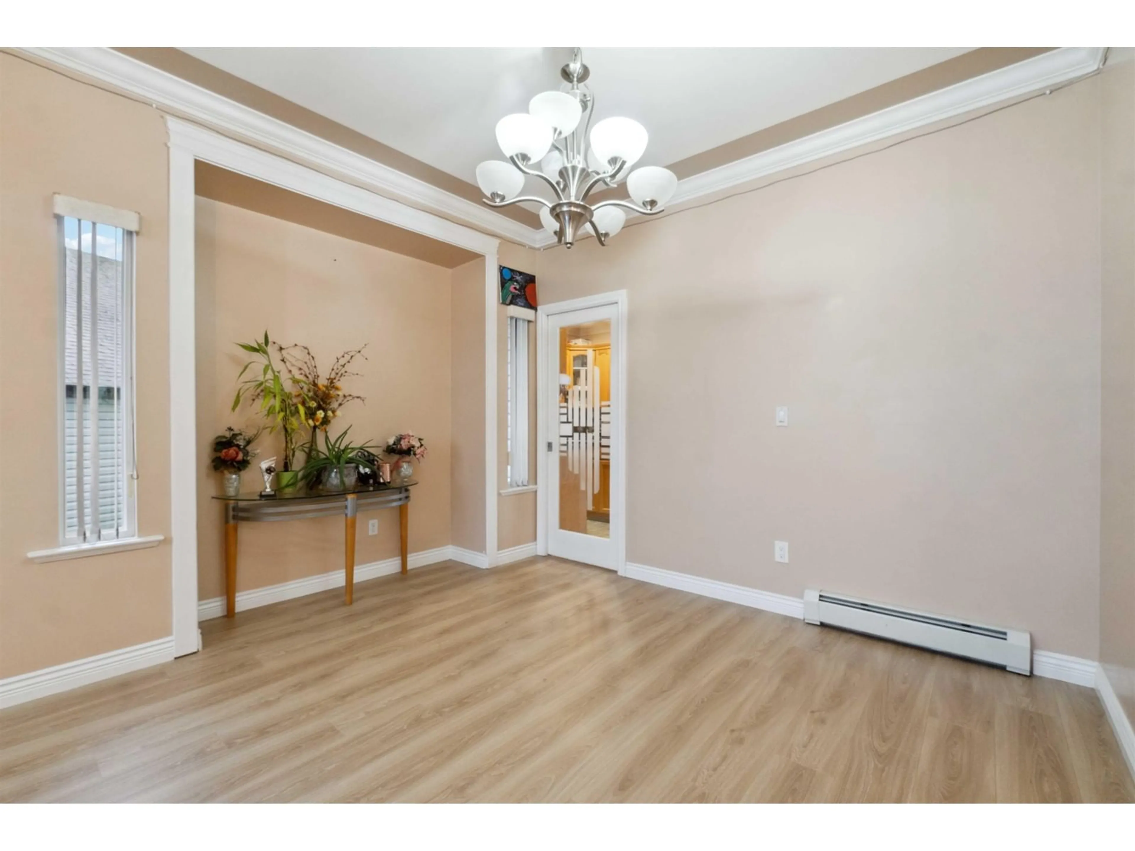 Indoor foyer, wood floors for 3626 SYLVAN PLACE, Abbotsford British Columbia V2T6W4