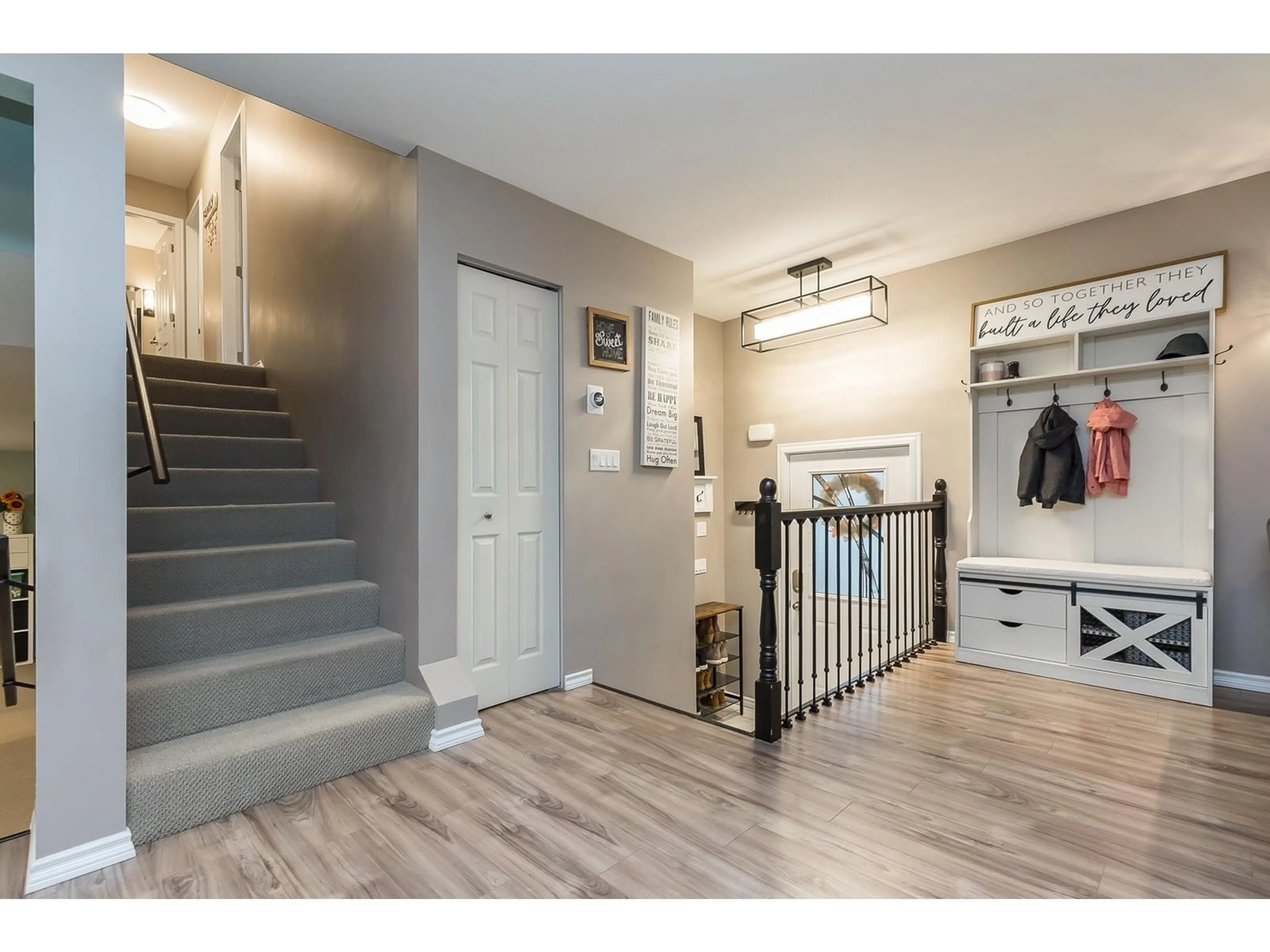 Indoor entryway, wood floors for 33044 DEWDNEY TRUNK ROAD, Mission British Columbia V2V6X6