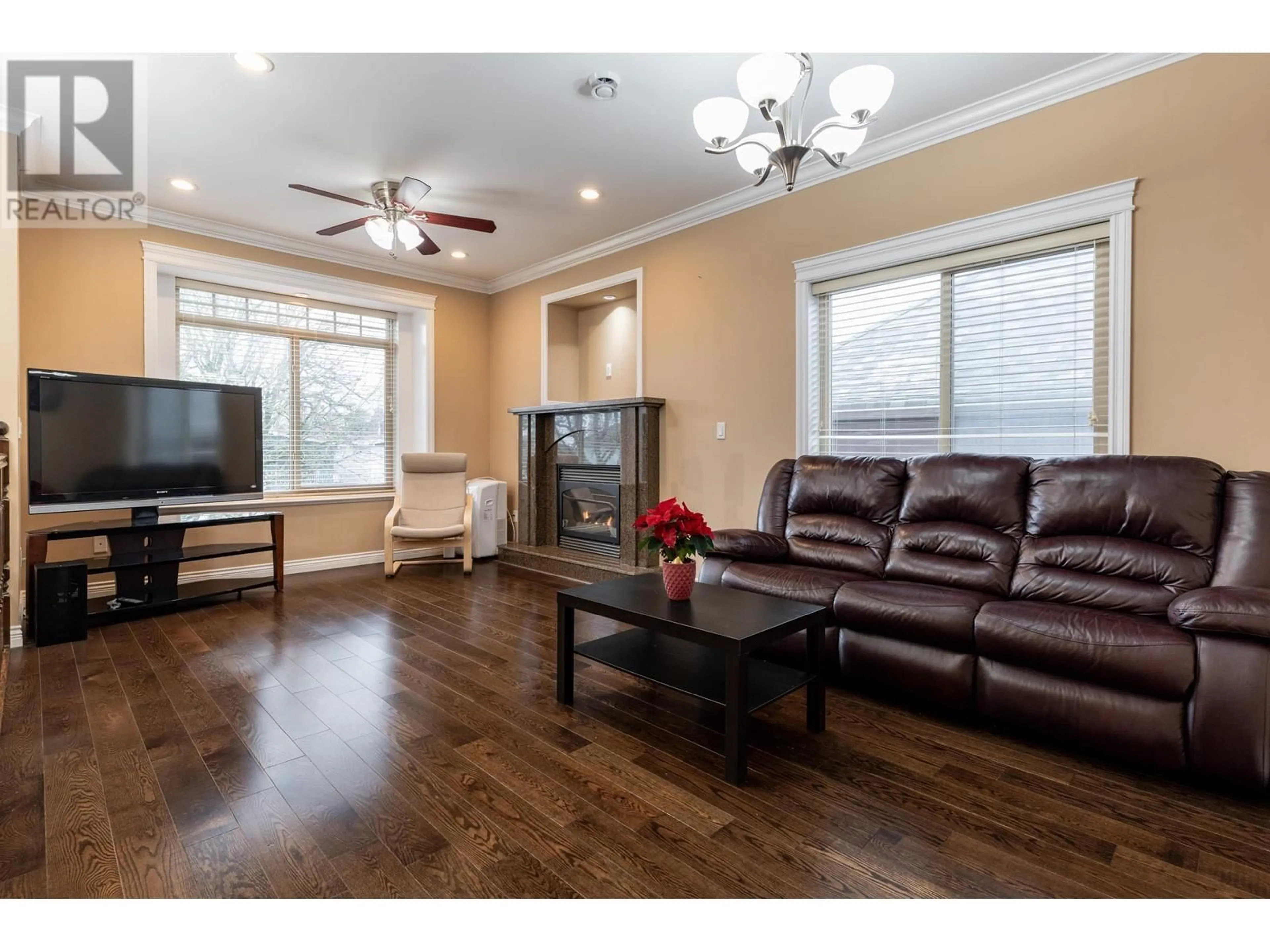 Living room, wood floors for 2265 E 46TH AVENUE, Vancouver British Columbia V5P1P3