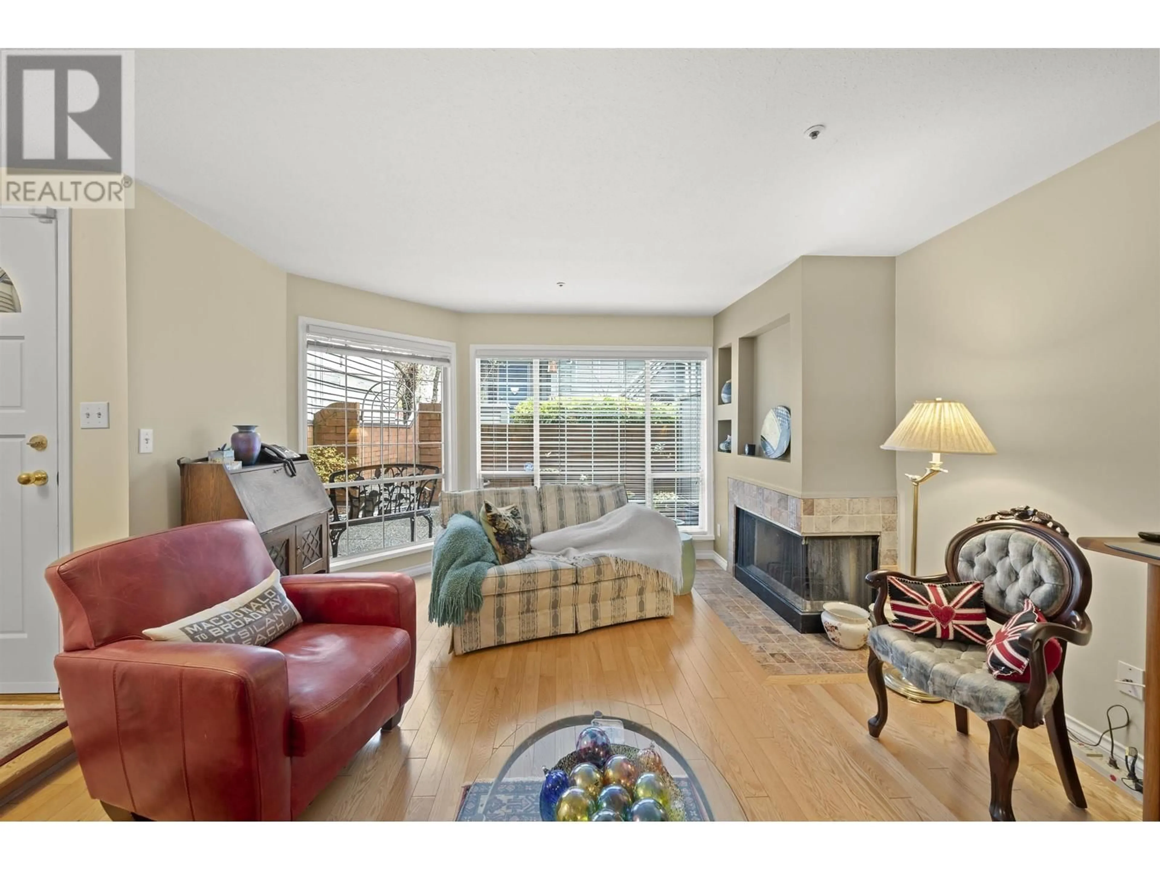 Living room, wood floors for 103 835 W 7TH AVENUE, Vancouver British Columbia V5Z1C2