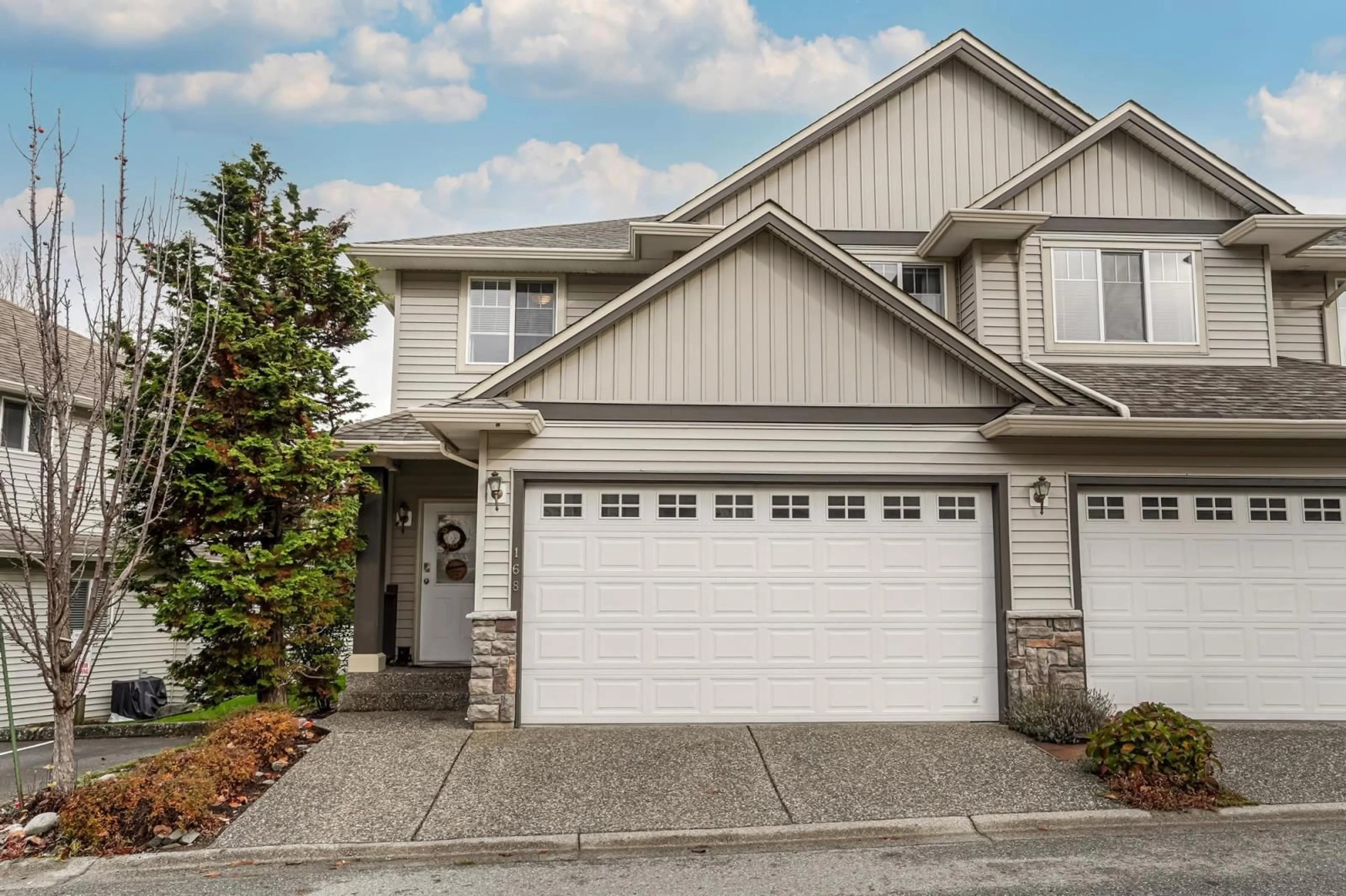 A pic from exterior of the house or condo, cottage for 168 46360 VALLEYVIEW ROAD, Chilliwack British Columbia V2R5L7