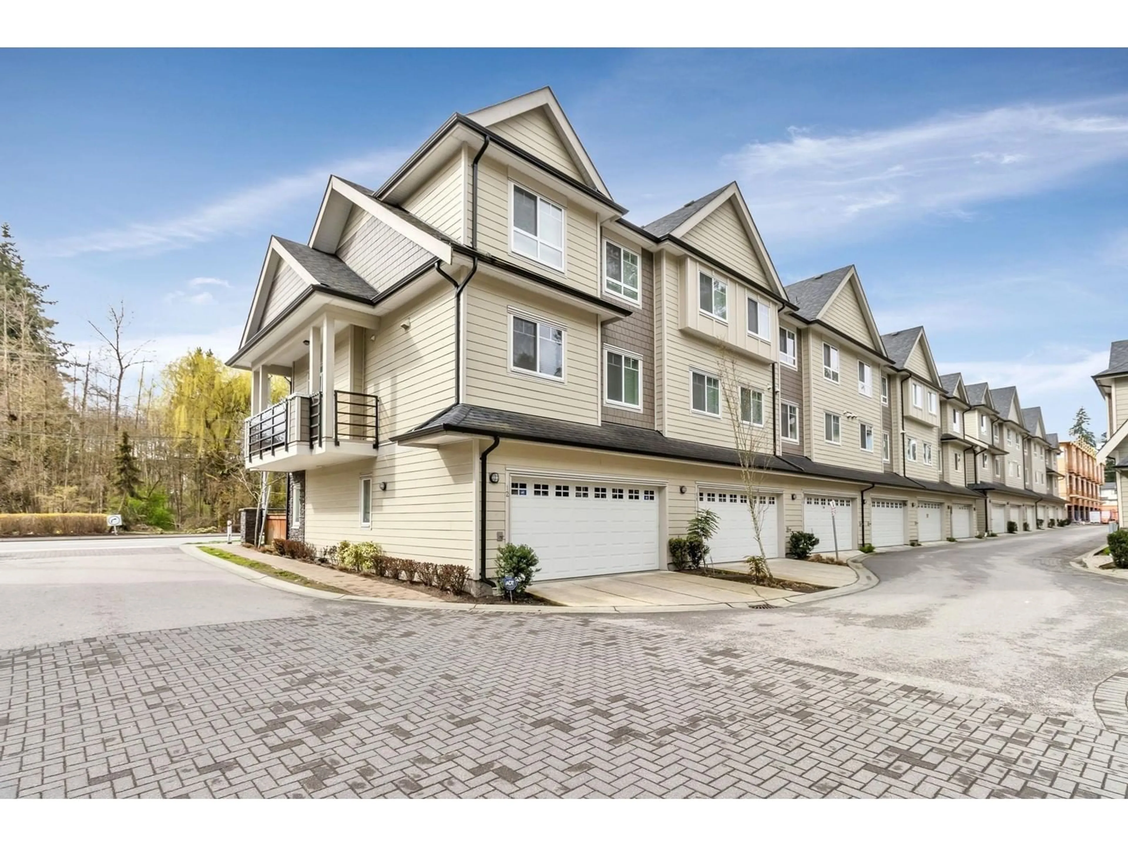 A pic from exterior of the house or condo for 10 14285 64 AVENUE, Surrey British Columbia V3W1Z2