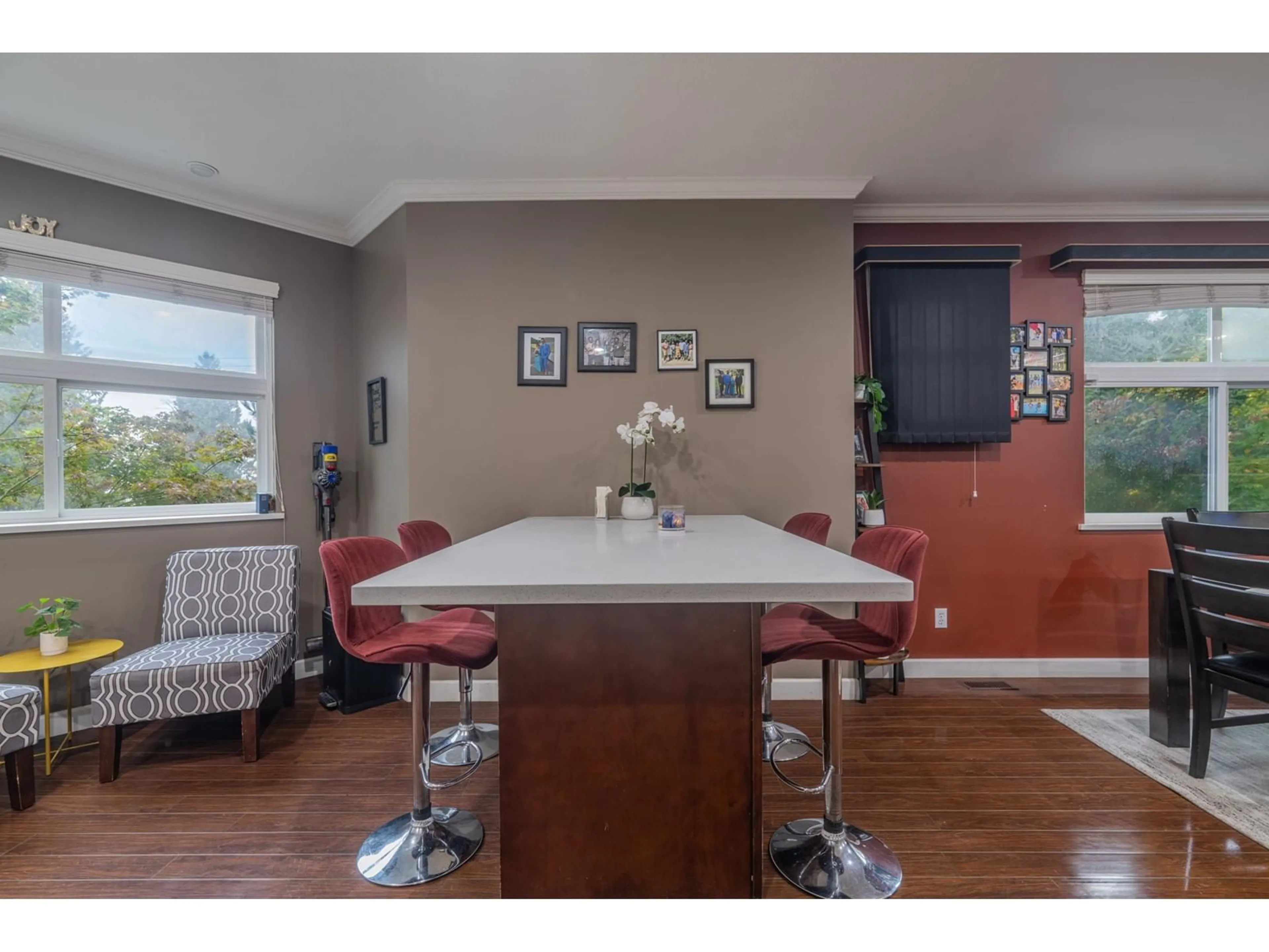 Dining room, wood floors, cottage for 7 15192 62A AVENUE, Surrey British Columbia V3S9A6