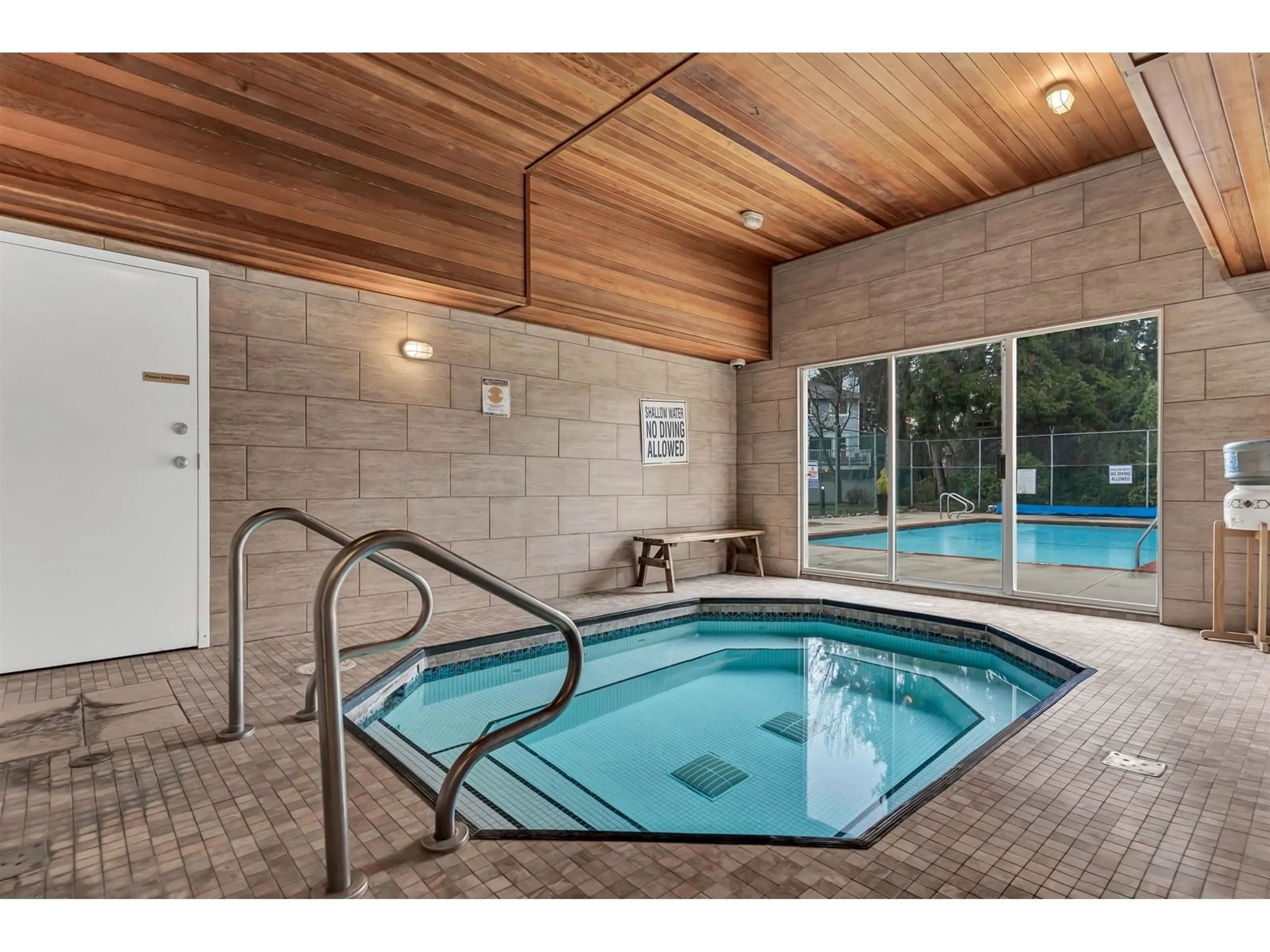 Indoor or outdoor pool for 1 13936 72 AVENUE, Surrey British Columbia V3W0J8