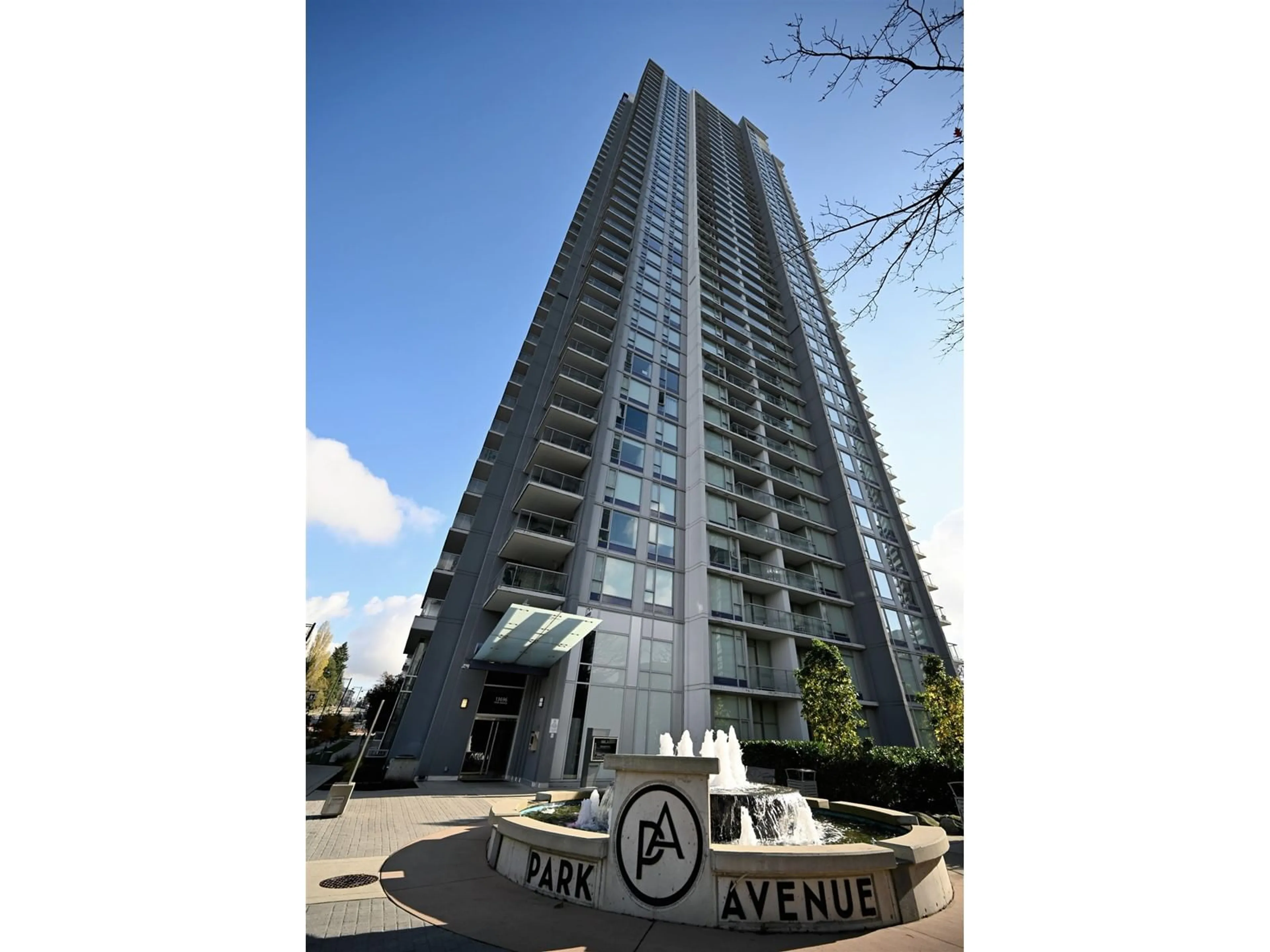 A pic from exterior of the house or condo, the front or back of building for 3511 13696 100 AVENUE, Surrey British Columbia V3T0L5