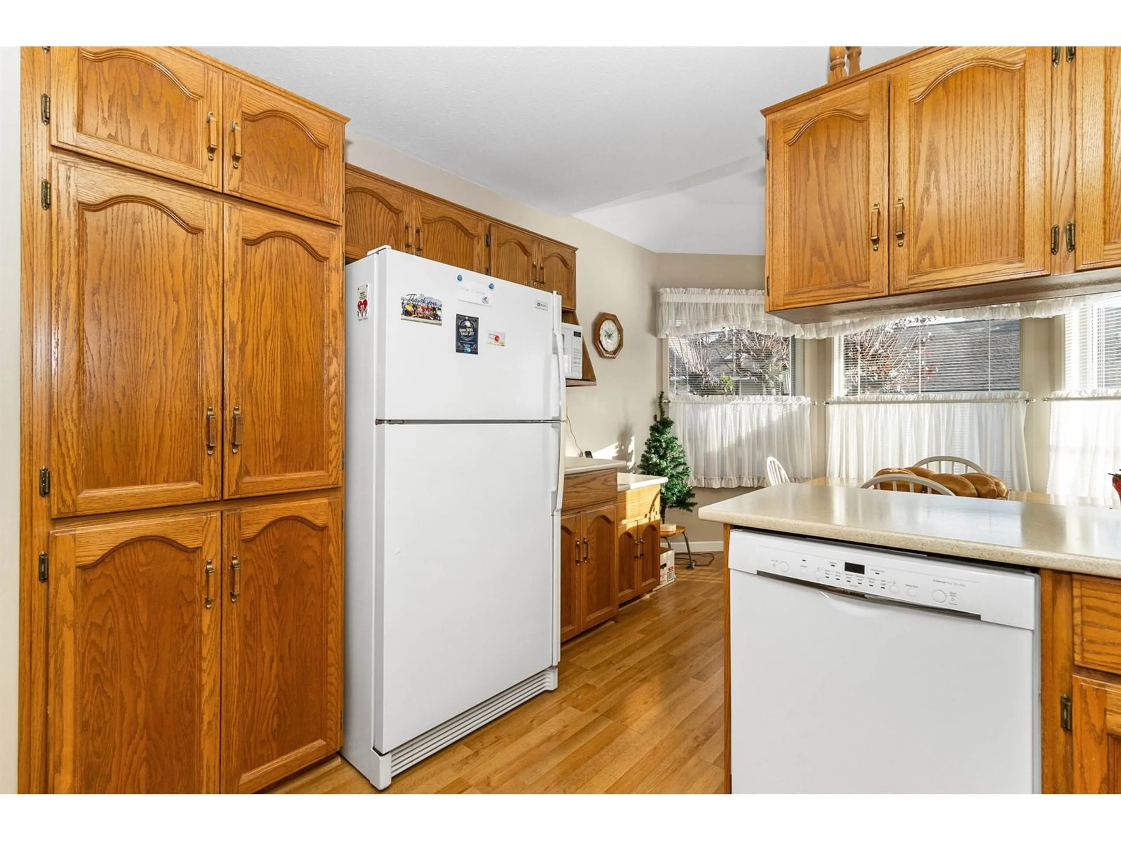 Kitchen, wood floors, cottage for 19 32615 MURRAY AVENUE, Abbotsford British Columbia V2T4T8