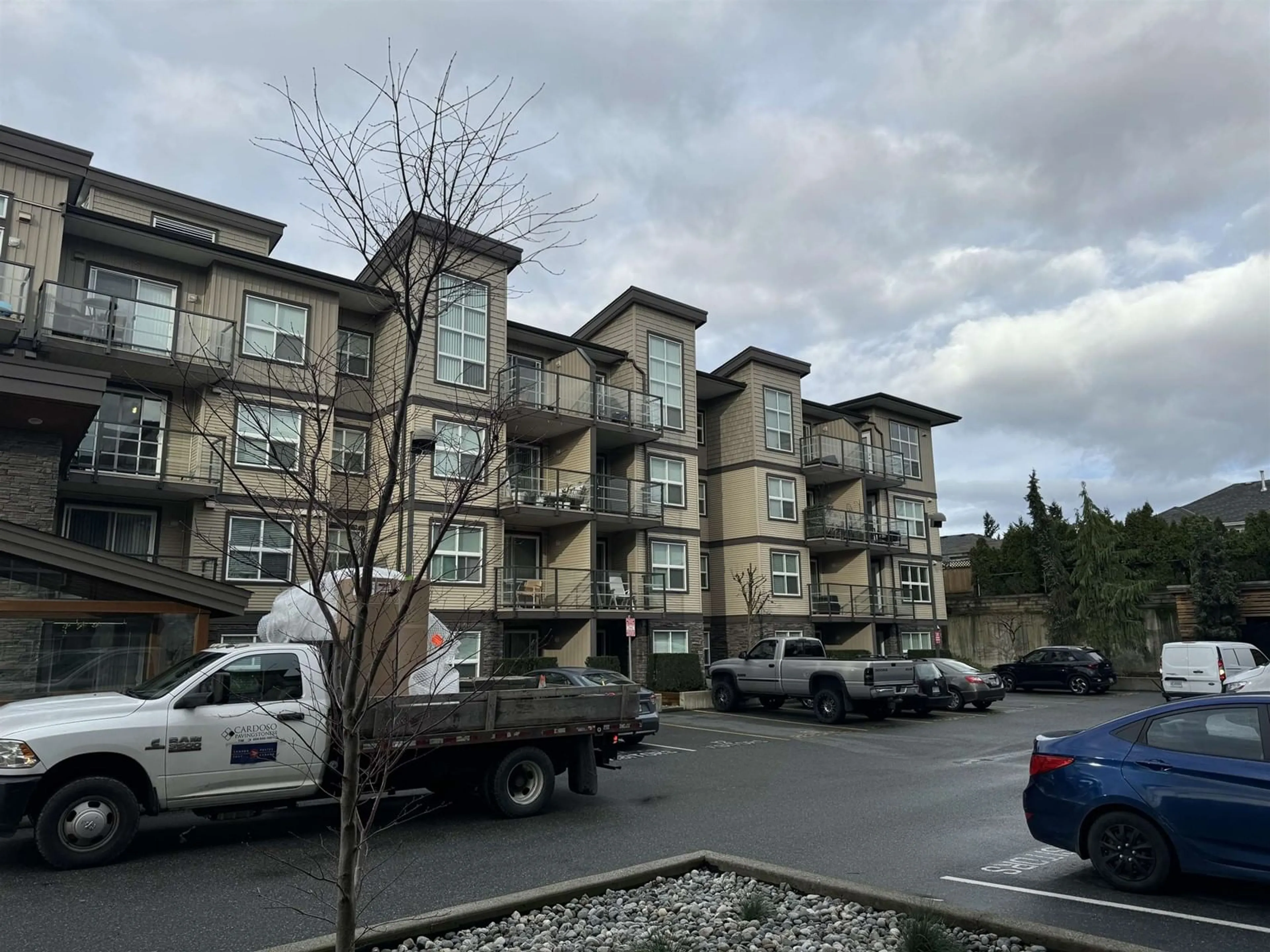 A pic from exterior of the house or condo, the front or back of building for 103 30515 CARDINAL AVENUE, Abbotsford British Columbia V2T0A8