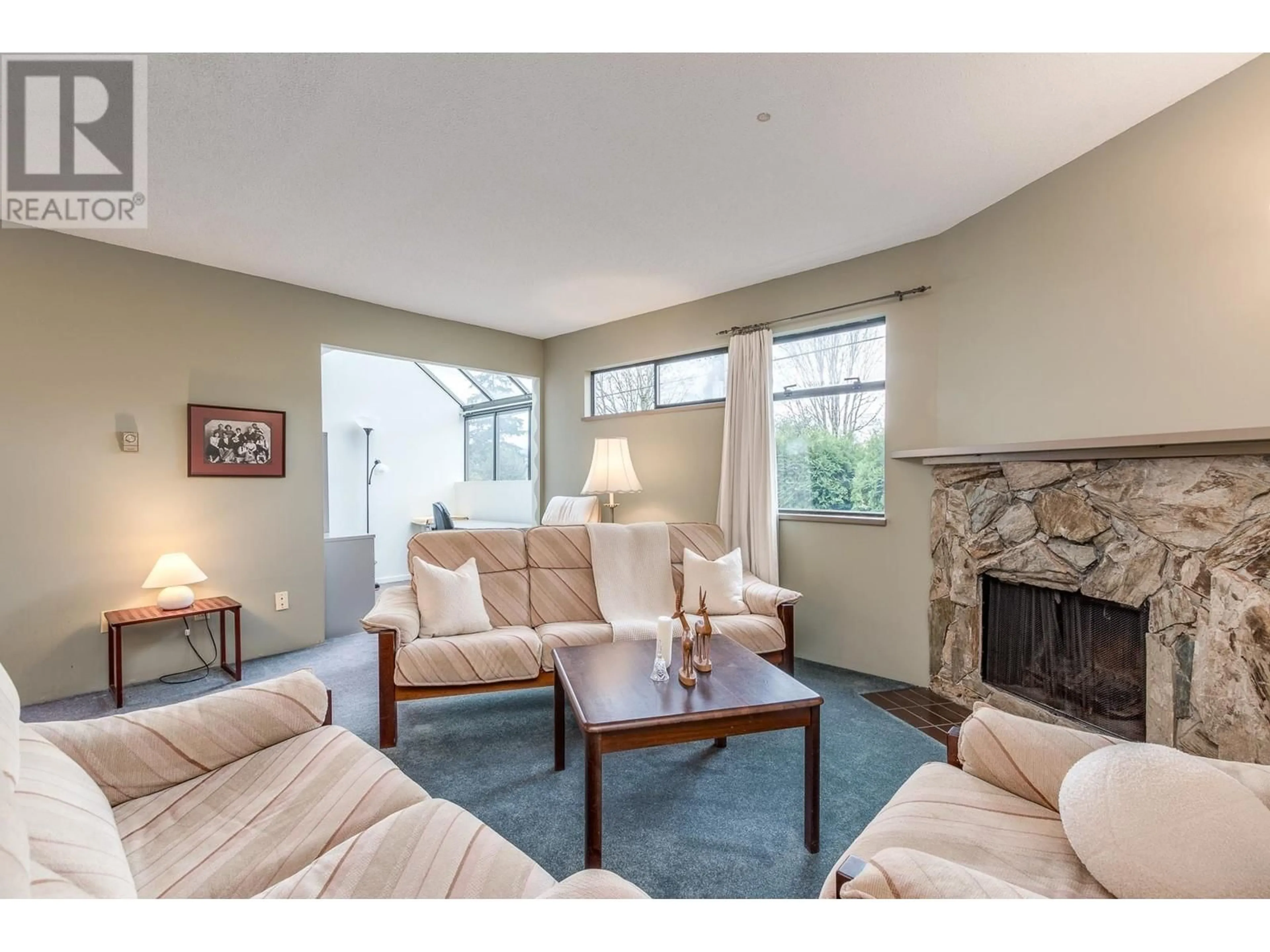 Living room, carpet floors for 13 1434 MAHON AVENUE, North Vancouver British Columbia V7M2S4