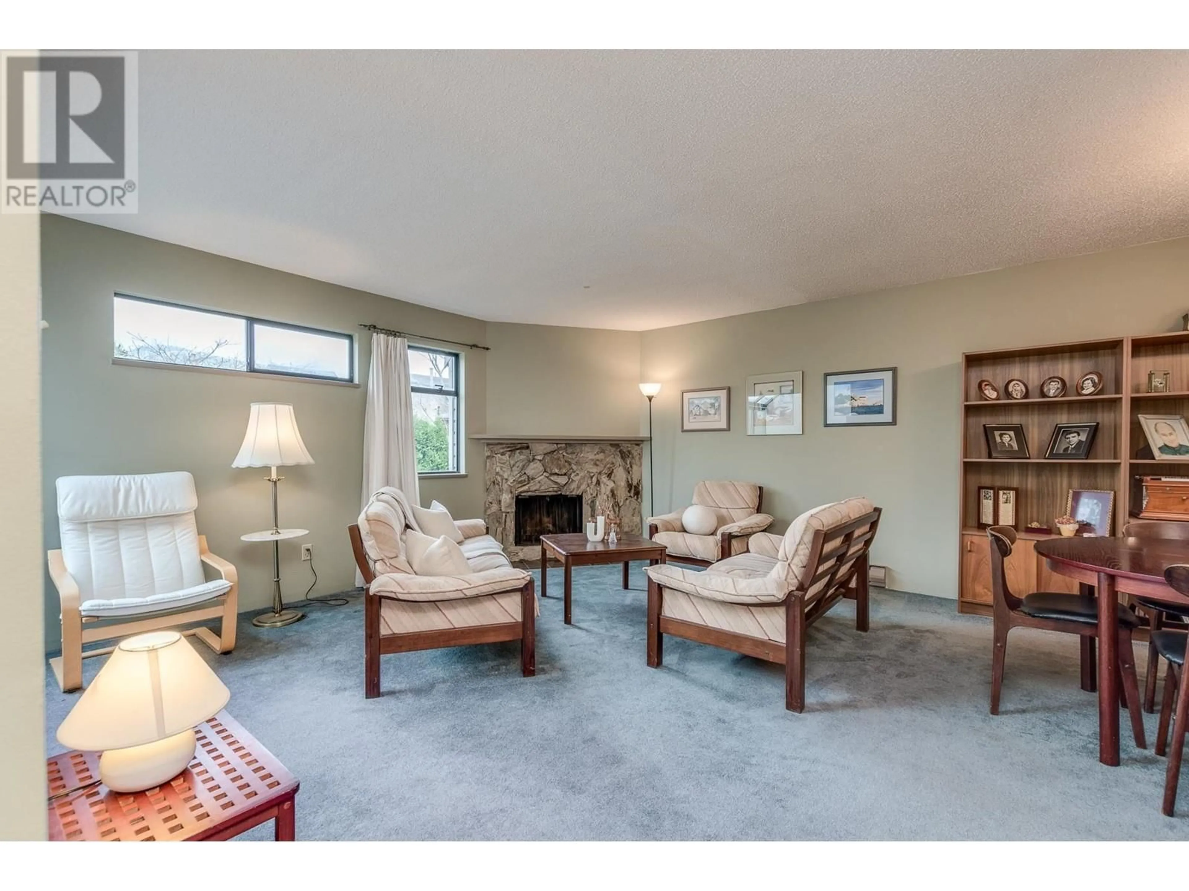 Living room, carpet floors for 13 1434 MAHON AVENUE, North Vancouver British Columbia V7M2S4