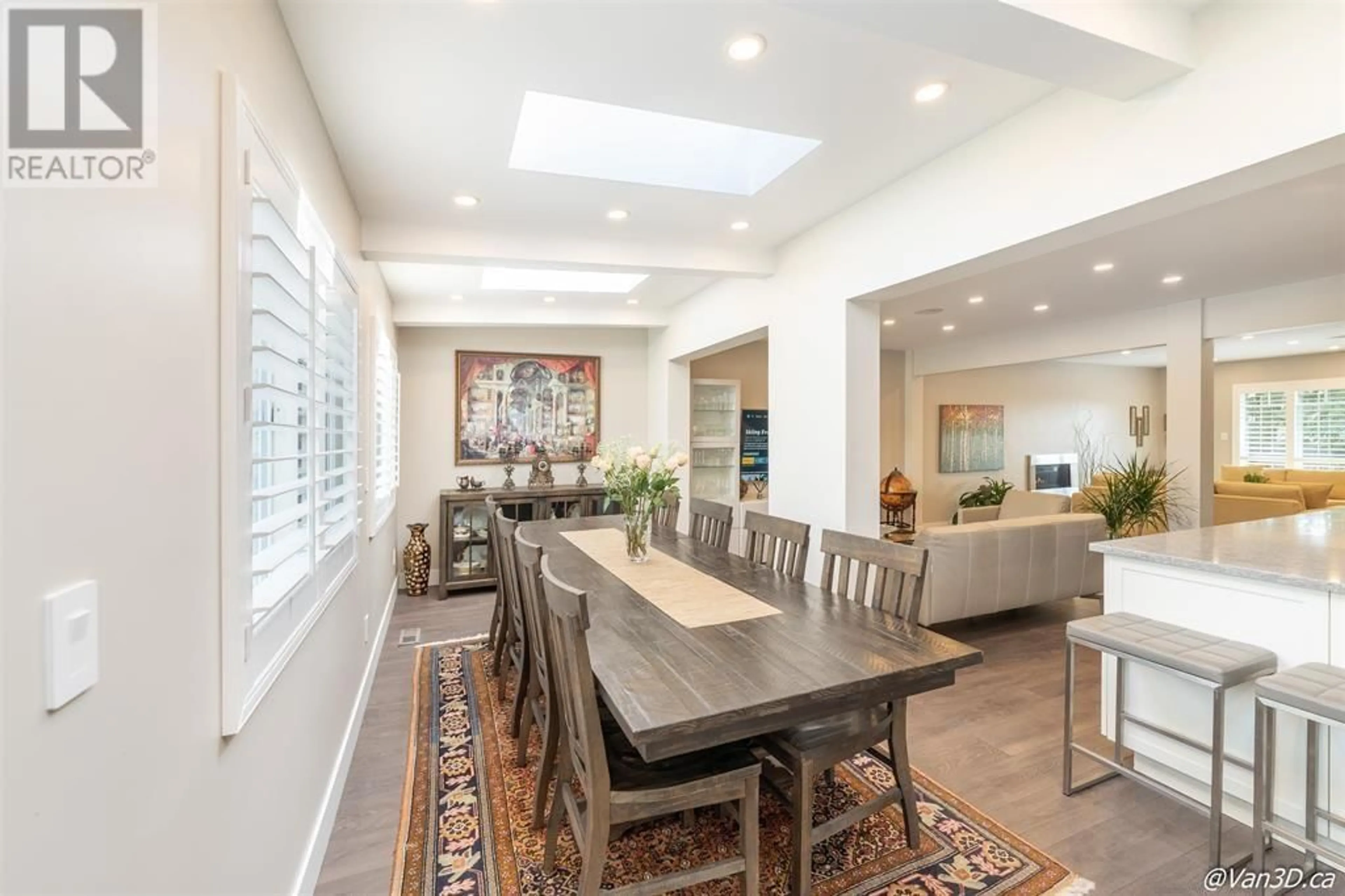 Dining room, wood floors for 512 W 29TH STREET, North Vancouver British Columbia V7N2K1