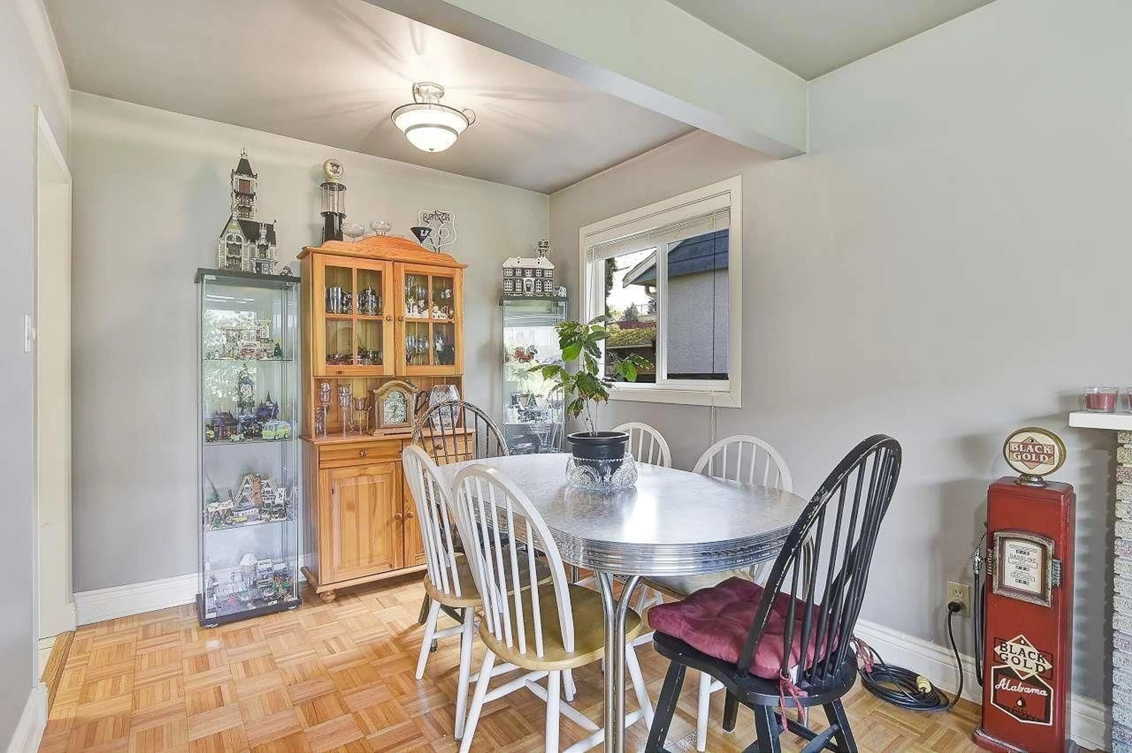 Dining room, wood floors, cottage for 10846 ORIOLE DRIVE, Surrey British Columbia V3R5A3