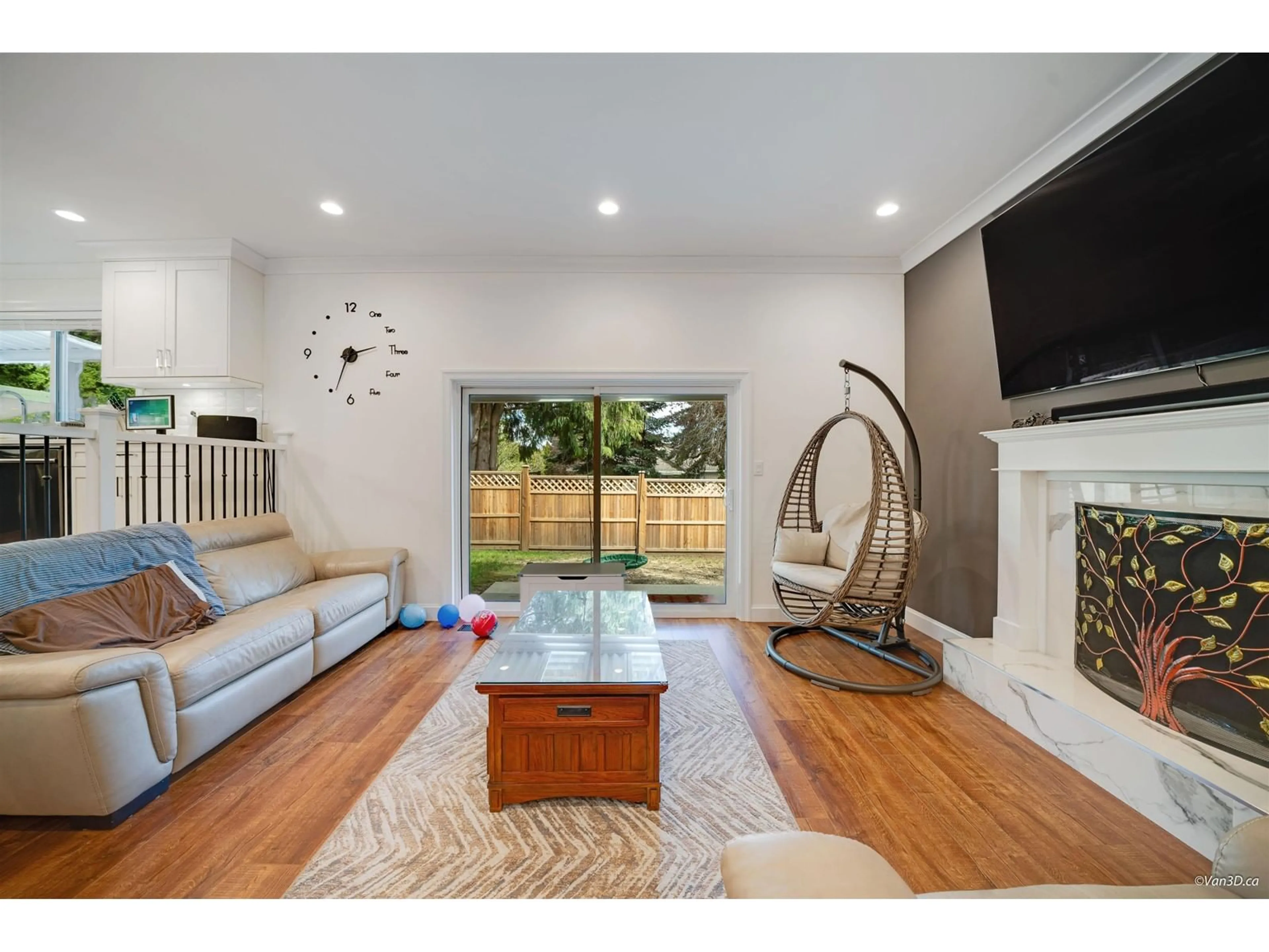 Living room, wood floors for 6792 197 STREET, Langley British Columbia V2Y1A9