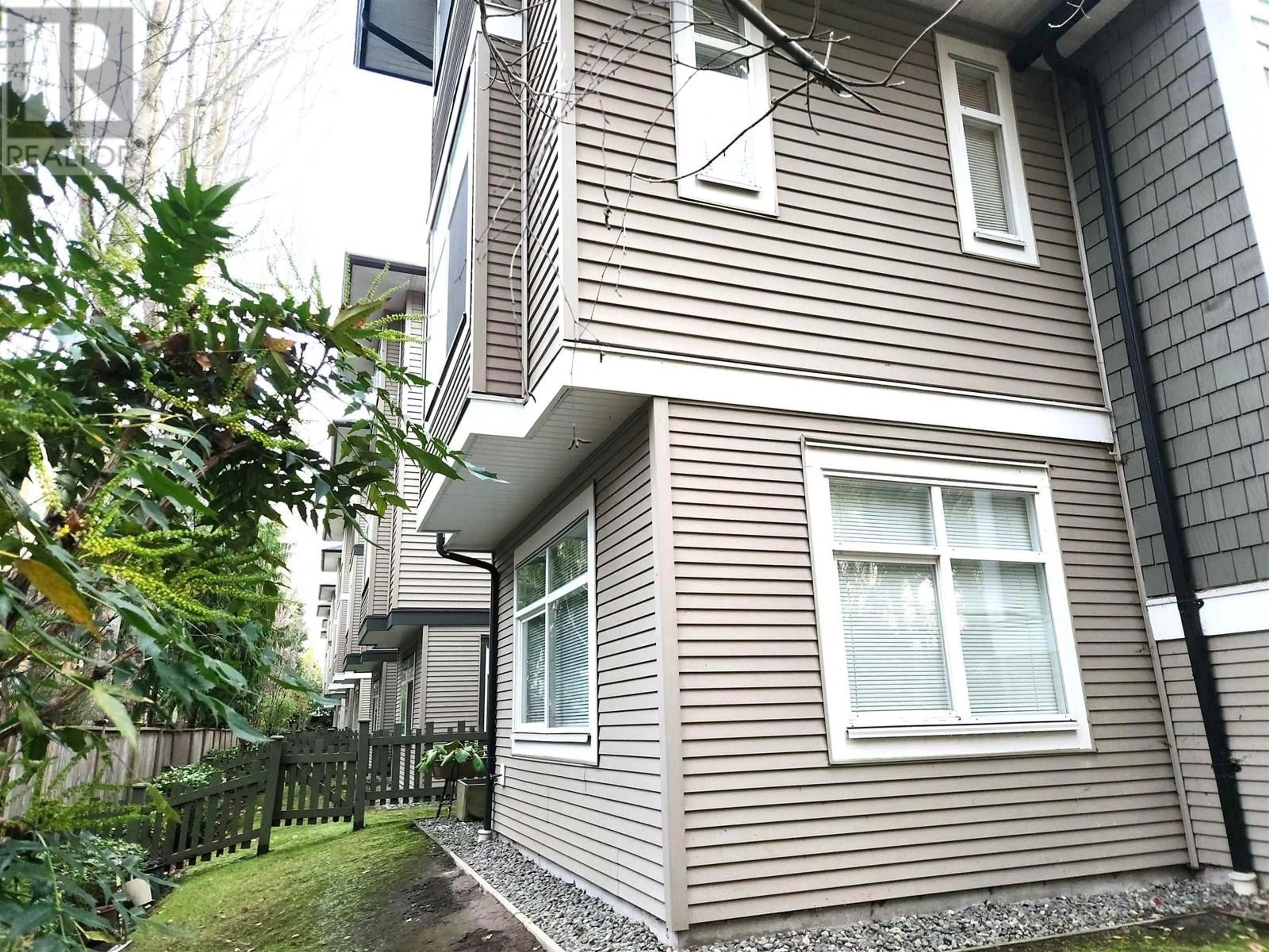 A pic from exterior of the house or condo, cottage for 21 9833 KEEFER AVENUE, Richmond British Columbia V6Y4M5