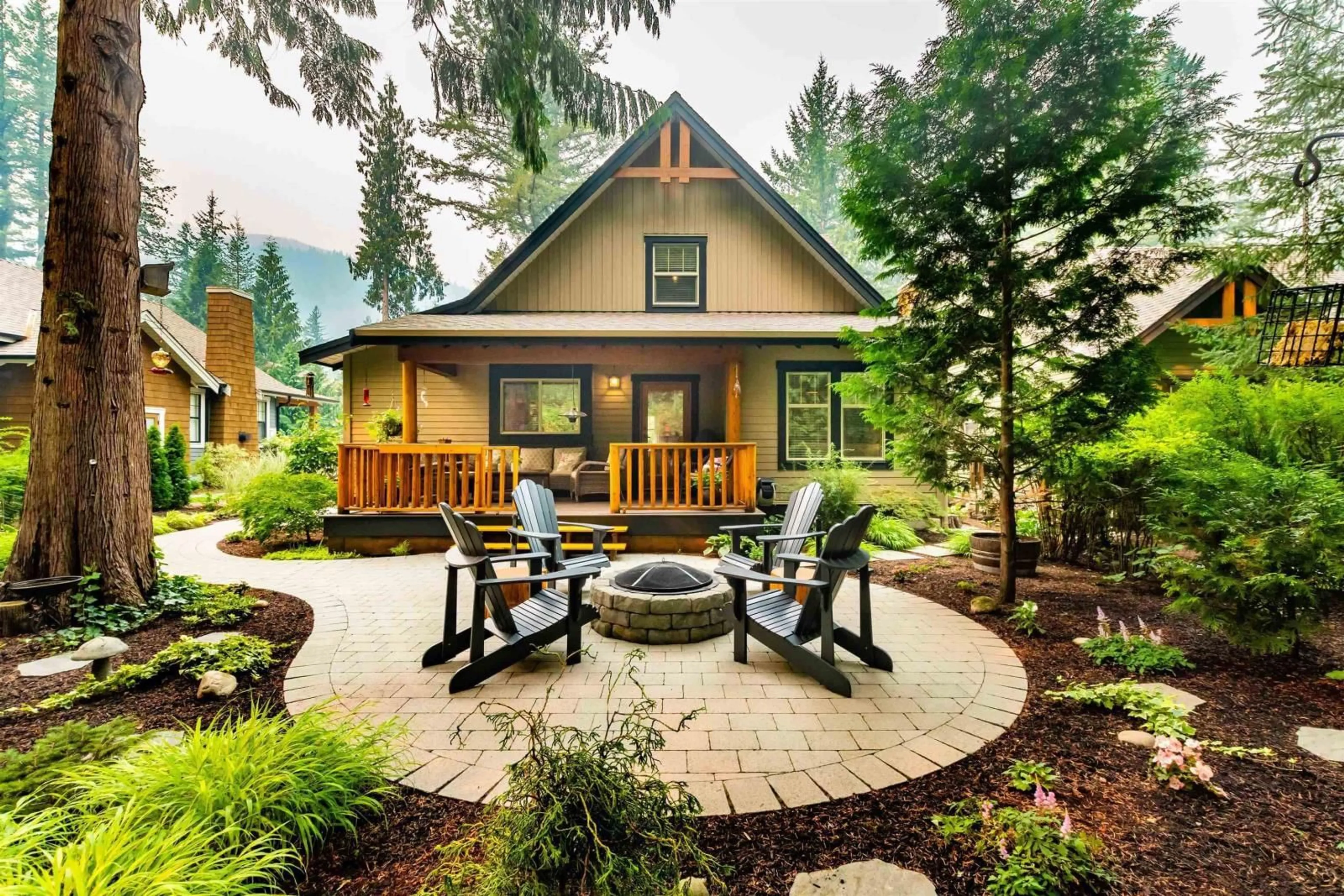 Patio, cottage for 43548 RED HAWK PASS, Cultus Lake British Columbia V2R0E1