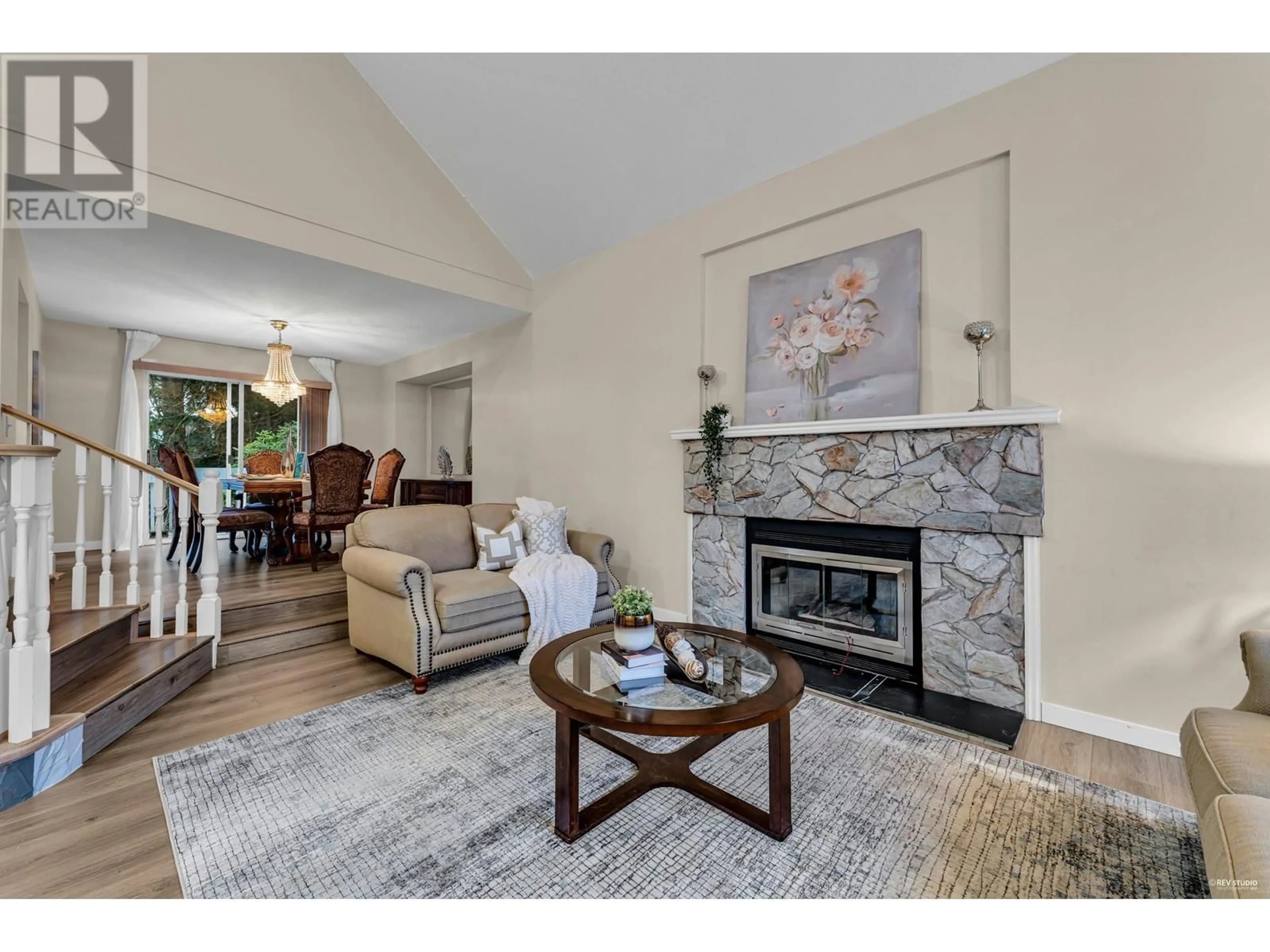 Living room, wood floors for 2986 DELAHAYE DRIVE, Coquitlam British Columbia V3B6V8