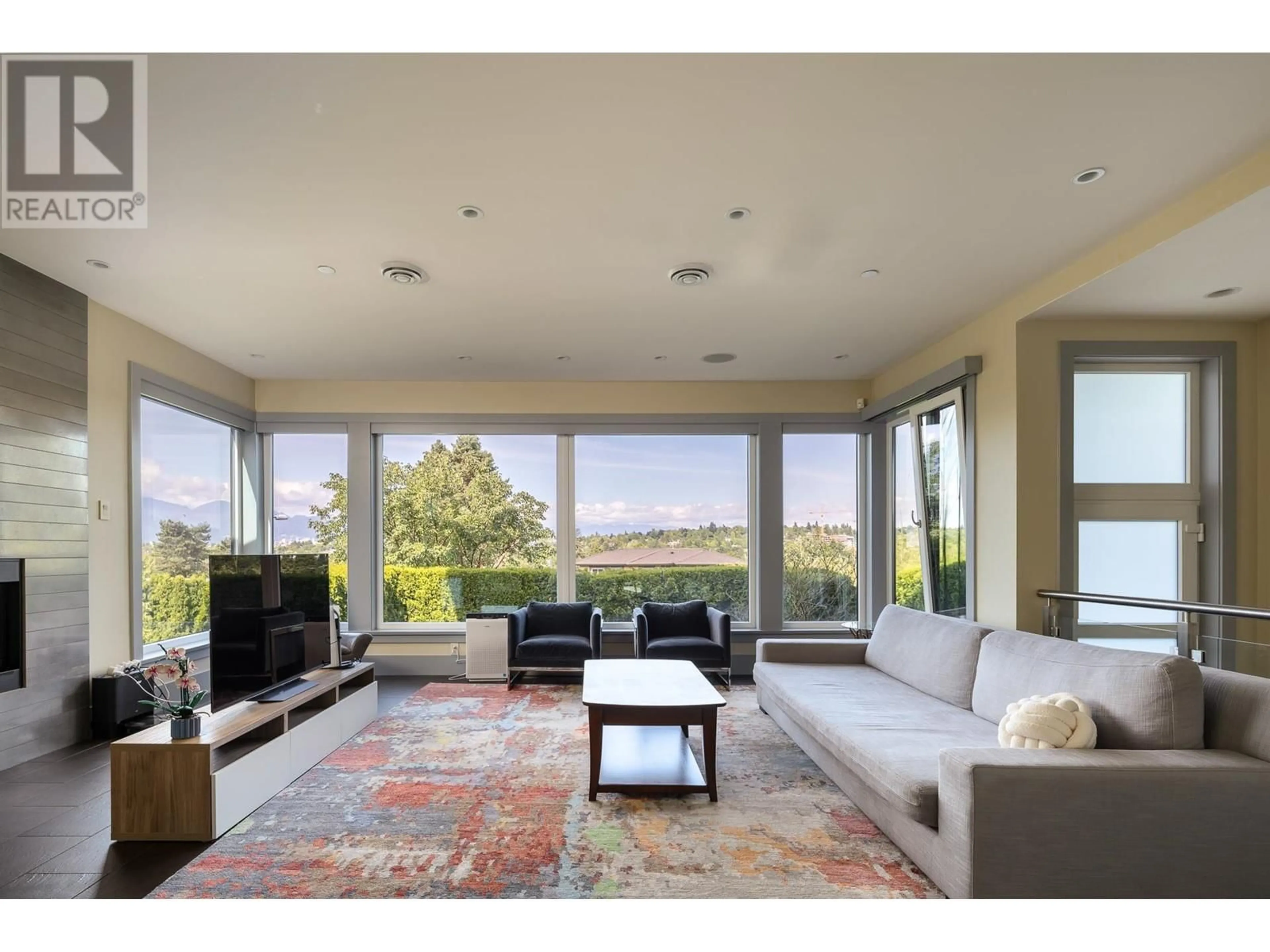 Living room, wood floors for 4371 PUGET DRIVE, Vancouver British Columbia V6L2V7