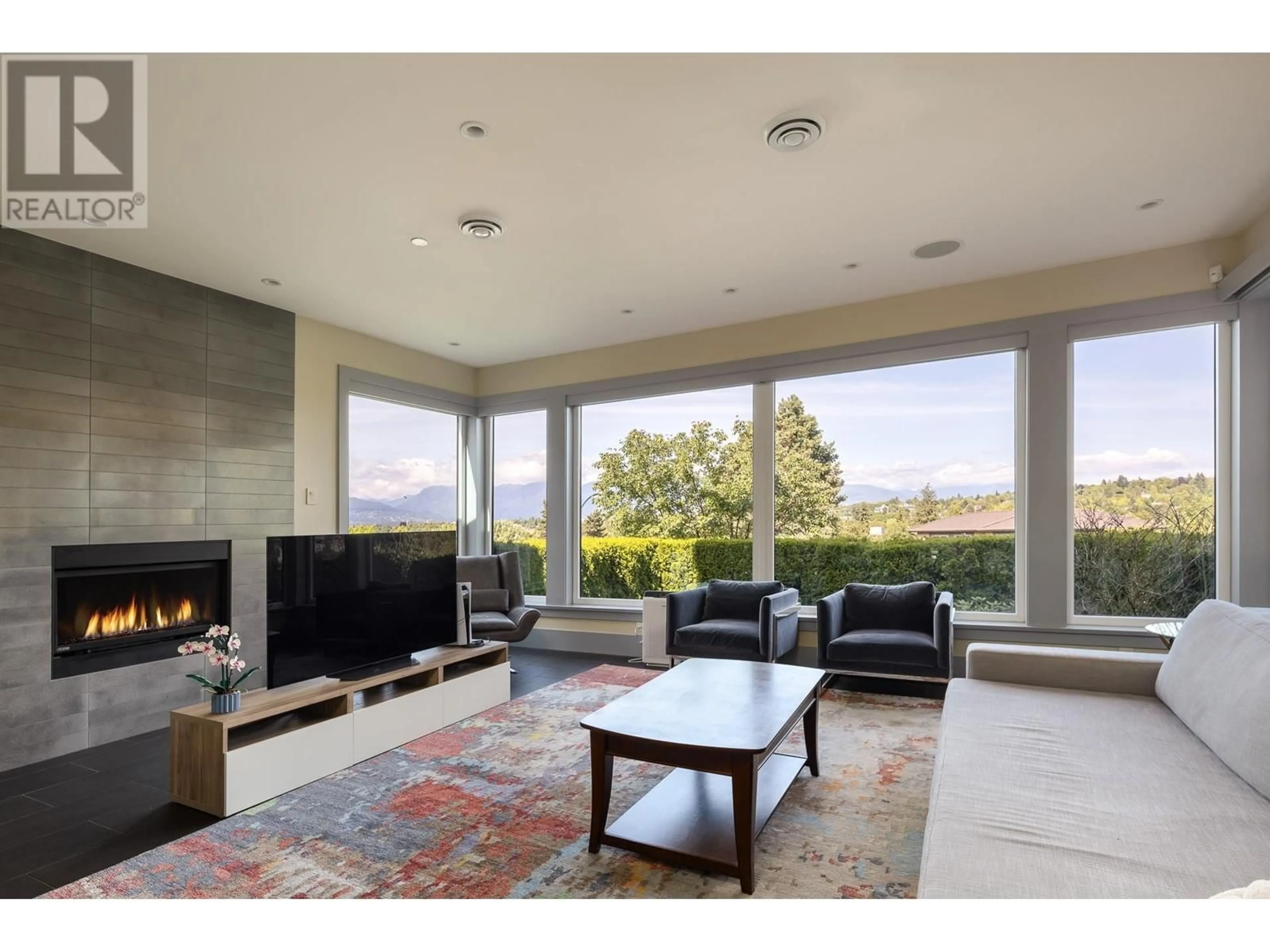 Living room, wood floors for 4371 PUGET DRIVE, Vancouver British Columbia V6L2V7