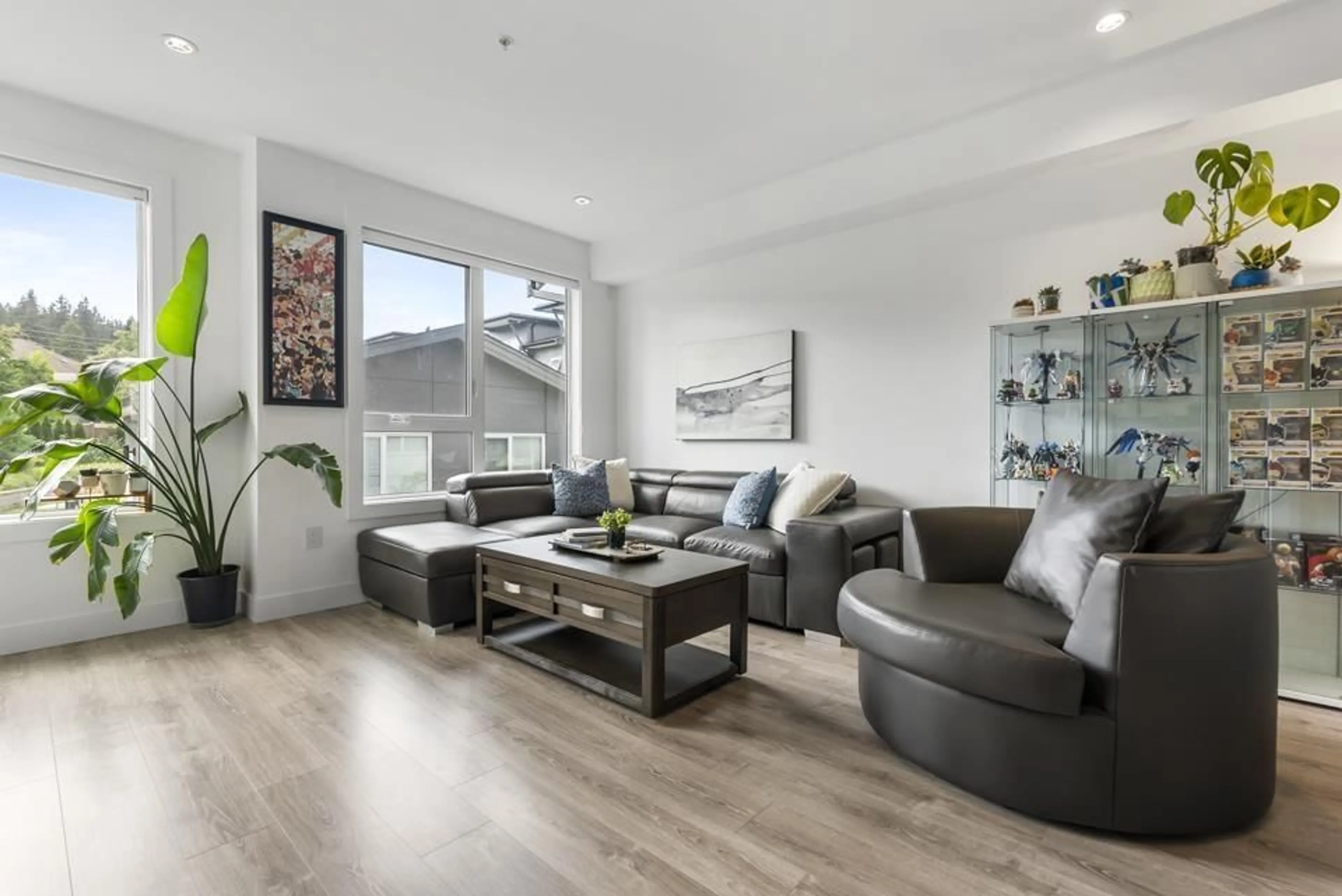 Living room, wood floors for 40 15030 28 AVENUE, Surrey British Columbia V4P0H3